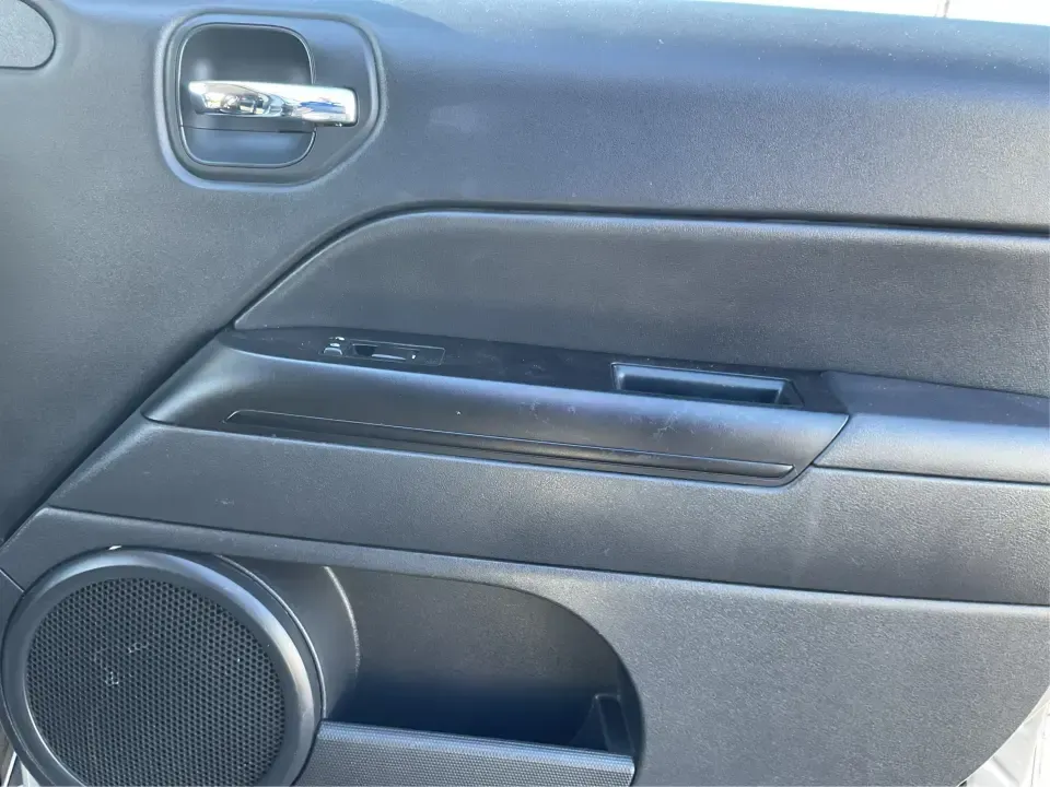 2016 Jeep Patriot Sport SE (1C4NJPBA0GD) with an 2L I-4 DOHC engine, Automatic transmission, located at 4508 South Dixie Dr, Moraine, OH, 45439, (937) 908-9800, 39.689976, -84.218452 - **Explore Adventure with the 2016 Jeep Patriot Sport SE Your Next Road Trip Awaits!**<br /> <br /> When it comes to memorable road trips or weekend getaways, having the right vehicle can make all the difference. The **2016 Jeep Patriot Sport SE** is designed for those who crave the thrill of advent - Photo#18