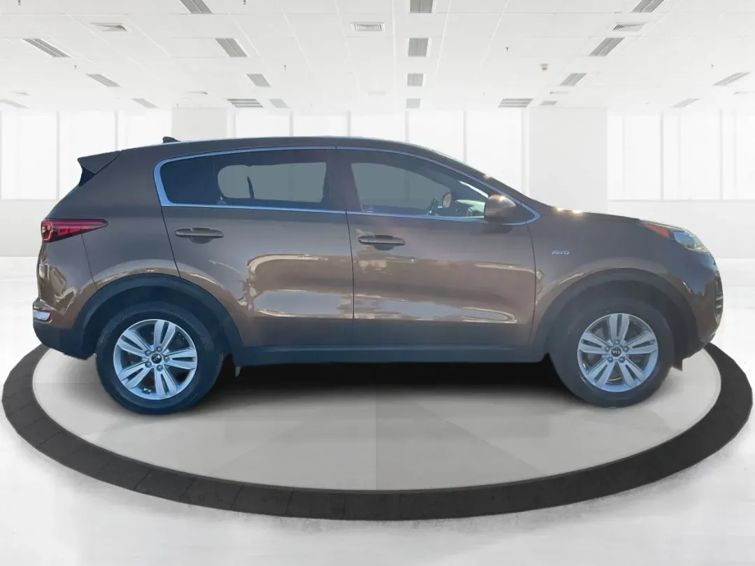 2017 Kia Sportage LX (KNDPMCAC2H7) with an Theta II 2.4L I-4 gasoline direct injection engine, located at 401 Woodman Dr, Riverside, OH, 45431, (937) 908-9800, 39.760899, -84.123421 - **Discover Your Next Adventure with the 2017 Kia Sportage LX at Advantage Car and Credit Riverside!**<br /> <br /> Looking for a reliable vehicle that perfectly balances comfort, style, and performance for your next family road trip or daily commute? The 2017 Kia Sportage LX is more than just a cro - Photo#1
