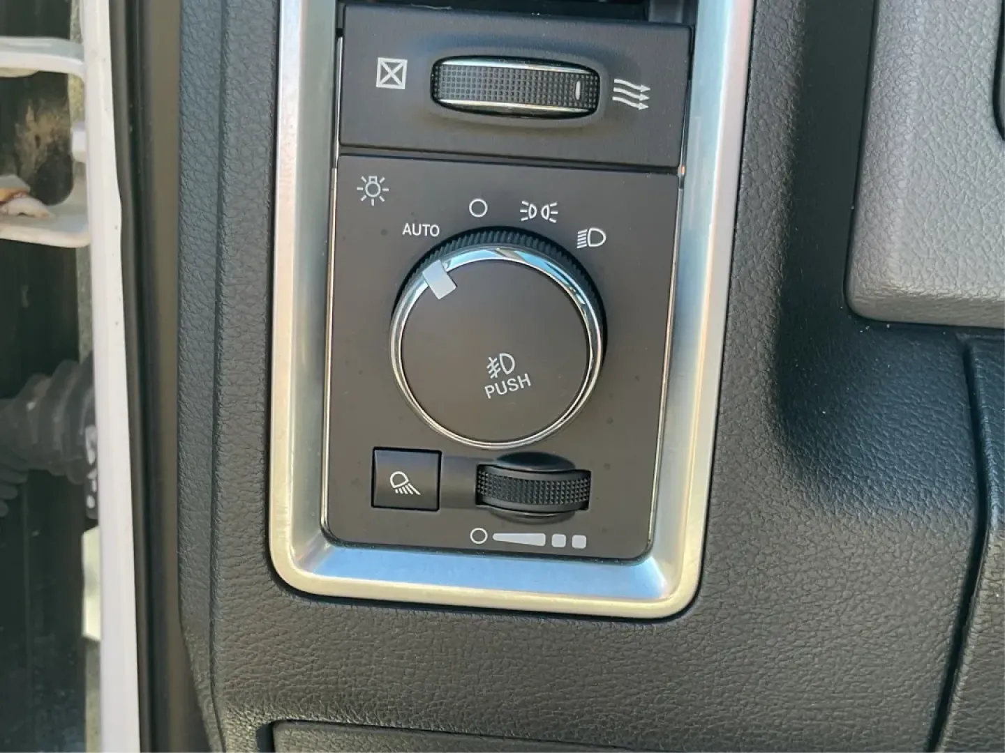 2019 Ram 1500 Big Horn Crew Cab 4x4 5'7 Box (1C6RR7LT9KS) with an HEMI 5.7L V-8 variable valve control engine, located at 401 Woodman Dr, Riverside, OH, 45431, (937) 908-9800, 39.760899, -84.123421 - **Elevate Your Adventures with the 2019 Ram 1500 Big Horn Crew Cab!** <br /> <br /> Are you ready to take on the world with a vehicle that perfectly balances work and play? The 2019 Ram 1500 Big Horn Crew Cab is the ultimate truck for those who crave both functionality and style. Whether you're load - Photo#16