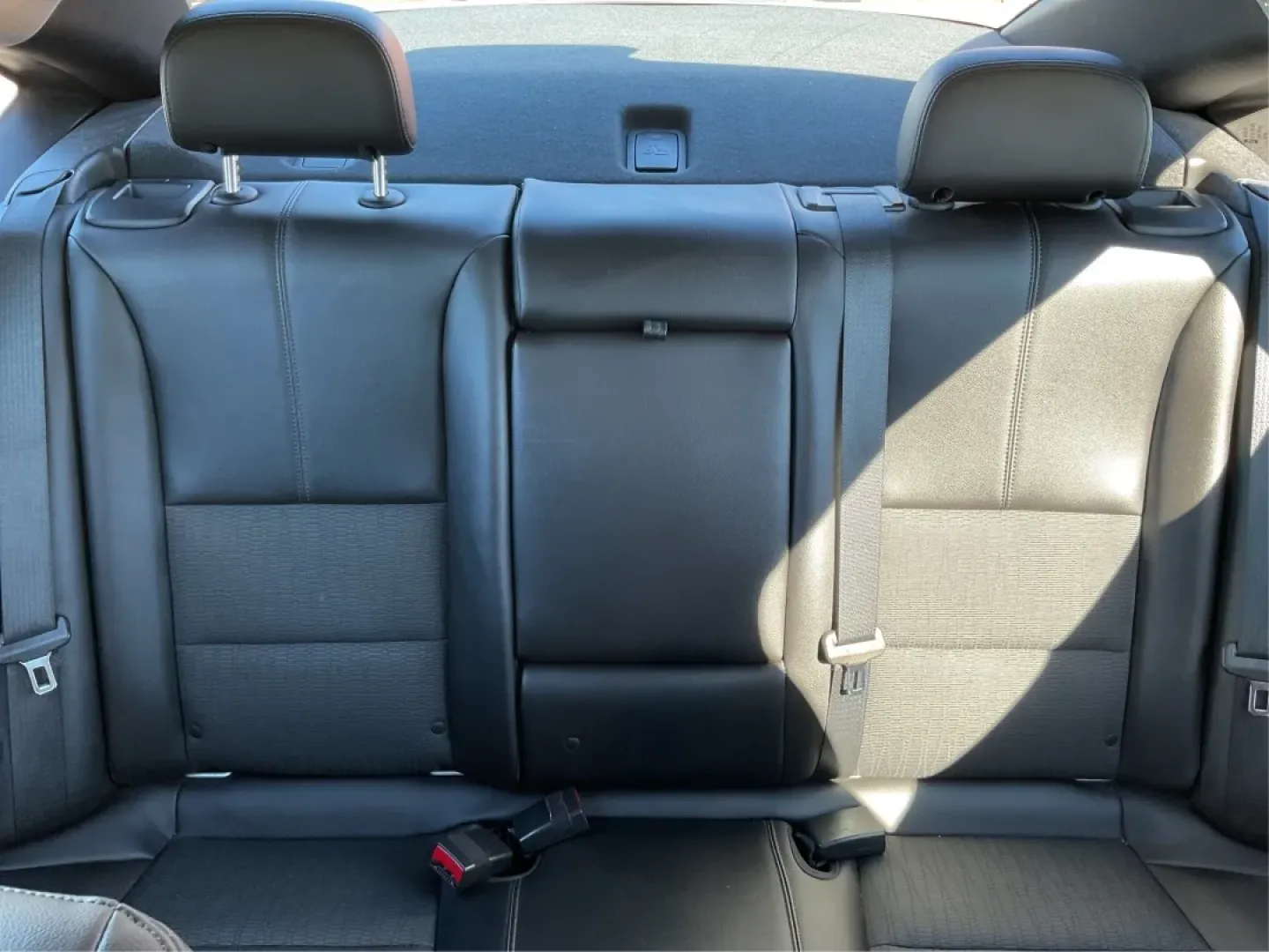 2014 Chevrolet Impala 1LT (1G1115SL8EU) with an ECOTEC 2.5L I-4 gasoline direct injection engine, located at 1230 East Main St, Xenia, OH, 45385, (937) 908-9800, 39.688026, -83.910172 - Experience the ultimate in comfort, style, and performance with this **2014 Chevrolet Impala 1LT**, available now at **Advantage Car and Credit - Xenia**, your premier buy here pay here dealership located at **1230 East Main St, Xenia, OH 45385**. This sleek sedan is perfect for busy professionals c - Photo#14