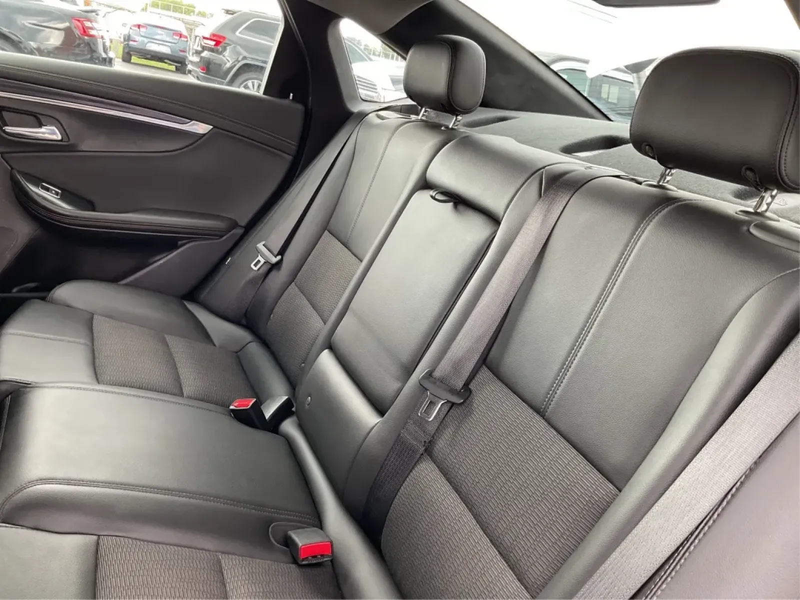 2016 Chevrolet Impala 1LT (2G1105SA4G9) with an Ecotec 2.5L I-4 gasoline direct injection engine, located at 4508 South Dixie Dr, Moraine, OH, 45439, (937) 908-9800, 39.689976, -84.218452 - **Discover Your Ideal Commuter with the 2016 Chevrolet Impala Perfect for Daily Drives or Weekend Getaways!**<br /> <br /> Are you tired of your old ride struggling during your daily commute? Elevate your driving experience with the stylish and reliable 2016 Chevrolet Impala, now available at Advan - Photo#10