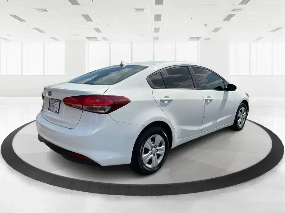 2018 Kia Forte LX (3KPFK4A73JE) with an 2L I-4 DOHC engine, 6M transmission, located at 1099 N County Rd 25A , Troy, OH, 45373, (937) 908-9800, 40.057079, -84.212883 - Discover a world of convenience and comfort with the 2018 Kia Forte LX, an ideal sedan for budget-conscious buyers and those seeking reliable transportation in Piqua, OH. Whether you're navigating the bustling streets of downtown or taking a scenic drive along the Great Miami River, this versatile v - Photo#2