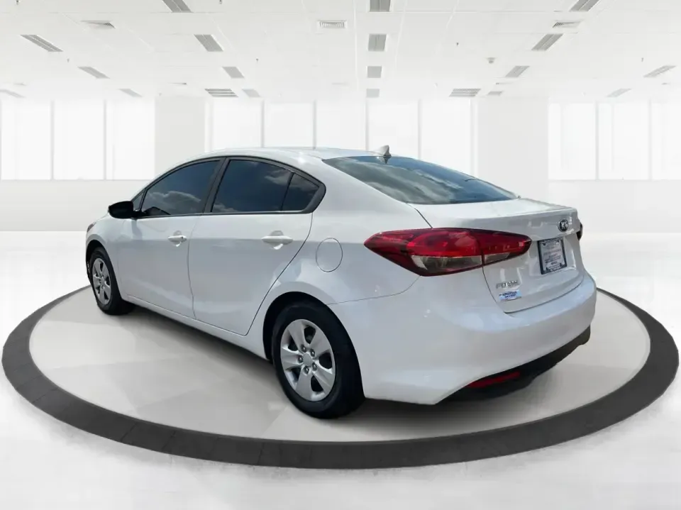 2018 Kia Forte LX (3KPFK4A73JE) with an 2L I-4 DOHC engine, 6M transmission, located at 1099 N County Rd 25A , Troy, OH, 45373, (937) 908-9800, 40.057079, -84.212883 - Discover a world of convenience and comfort with the 2018 Kia Forte LX, an ideal sedan for budget-conscious buyers and those seeking reliable transportation in Piqua, OH. Whether you're navigating the bustling streets of downtown or taking a scenic drive along the Great Miami River, this versatile v - Photo#4