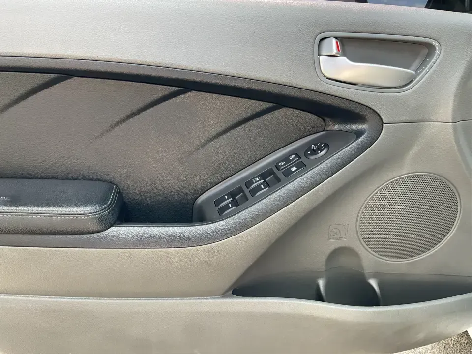 2018 Kia Forte LX (3KPFK4A73JE) with an 2L I-4 DOHC engine, 6M transmission, located at 1099 N County Rd 25A , Troy, OH, 45373, (937) 908-9800, 40.057079, -84.212883 - Discover a world of convenience and comfort with the 2018 Kia Forte LX, an ideal sedan for budget-conscious buyers and those seeking reliable transportation in Piqua, OH. Whether you're navigating the bustling streets of downtown or taking a scenic drive along the Great Miami River, this versatile v - Photo#17