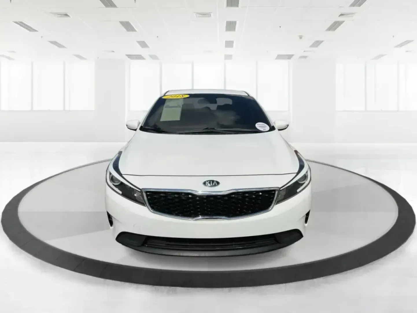 2018 Kia Forte LX (3KPFK4A73JE) with an 2L I-4 DOHC engine, 6M transmission, located at 1230 East Main St, Xenia, OH, 45385, (937) 908-9800, 39.688026, -83.910172 - Discover a world of convenience and comfort with the 2018 Kia Forte LX, an ideal sedan for budget-conscious buyers and those seeking reliable transportation in Piqua, OH. Whether you're navigating the bustling streets of downtown or taking a scenic drive along the Great Miami River, this versatile v - Photo#7