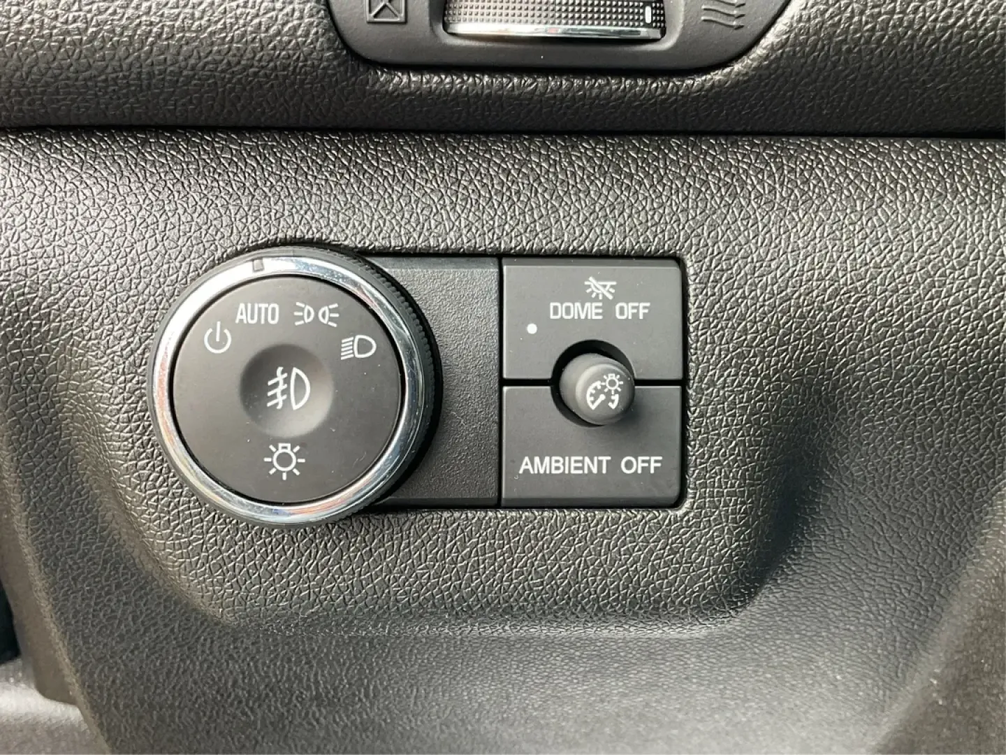 2016 Chevrolet Traverse 1LT (1GNKVGKD5GJ) with an 3.6L V-6 gasoline direct injection engine, located at 1951 S Dayton Lakeview Rd., New Carlisle, OH, 45344, (937) 908-9800, 39.890999, -84.050255 - ### Experience Adventure Every Day in the 2016 Chevrolet Traverse<br /> <br /> Are you ready to elevate your family adventures or daily commutes in a vehicle that seamlessly combines comfort, space, and capability? The 2016 Chevrolet Traverse is not just an SUV; it's your ticket to unforgettable roa - Photo#17