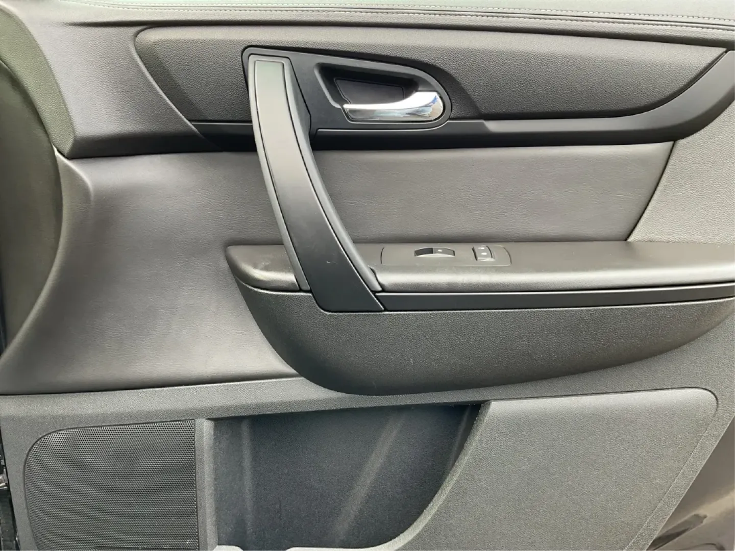 2016 Chevrolet Traverse 1LT (1GNKVGKD5GJ) with an 3.6L V-6 gasoline direct injection engine, located at 1951 S Dayton Lakeview Rd., New Carlisle, OH, 45344, (937) 908-9800, 39.890999, -84.050255 - ### Experience Adventure Every Day in the 2016 Chevrolet Traverse<br /> <br /> Are you ready to elevate your family adventures or daily commutes in a vehicle that seamlessly combines comfort, space, and capability? The 2016 Chevrolet Traverse is not just an SUV; it's your ticket to unforgettable roa - Photo#20