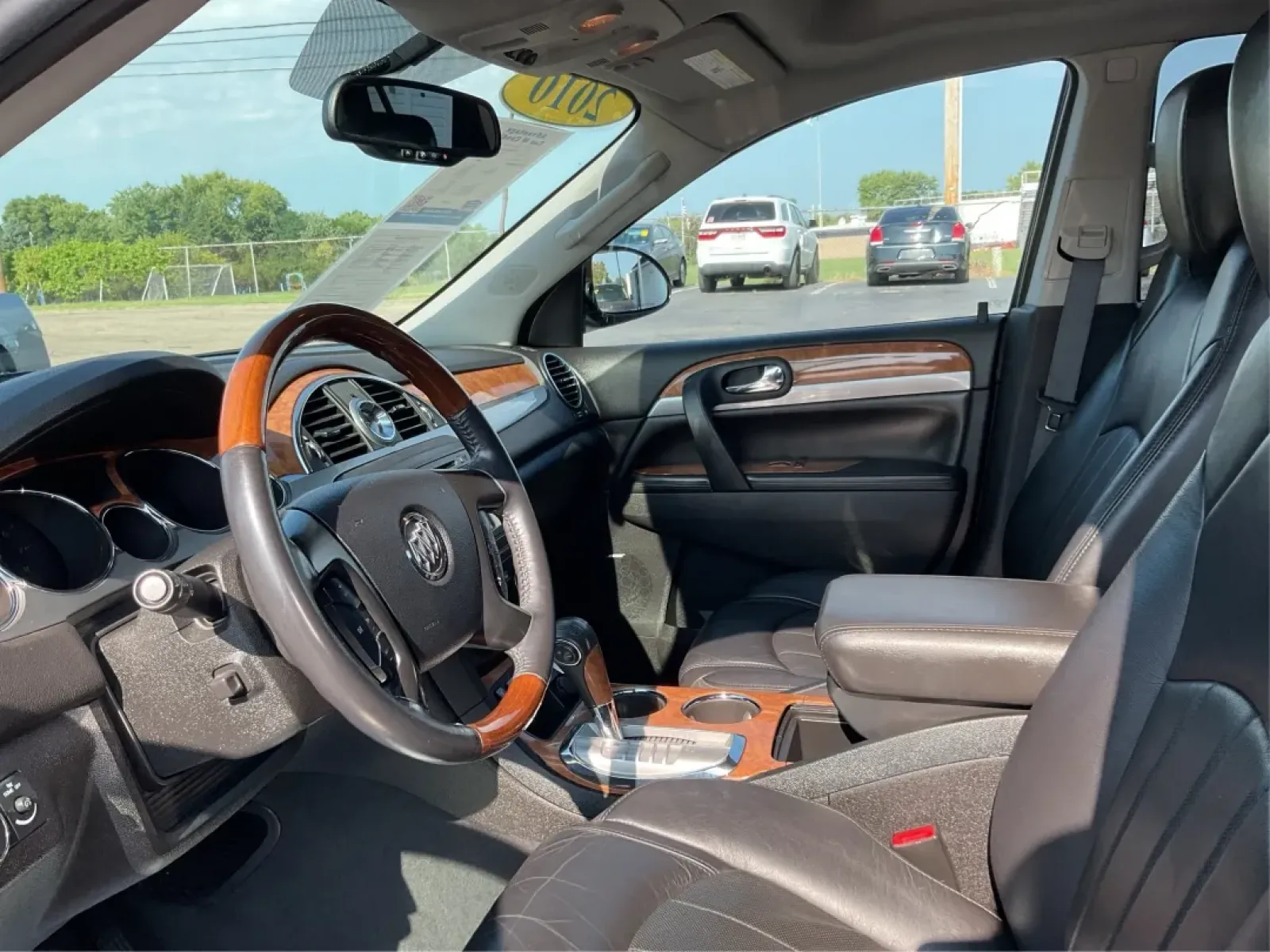 2010 Buick Enclave 2XL (5GALVCED3AJ) with an 3.6L V-6 gasoline direct injection engine, located at 4508 South Dixie Dr, Moraine, OH, 45439, (937) 908-9800, 39.689976, -84.218452 - **Experience the Ultimate Family Adventure with the 2010 Buick Enclave 2XL!**<br /> <br /> Are you ready for unforgettable family road trips or daily commutes that don't compromise on comfort? The 2010 Buick Enclave 2XL, available at Advantage Car and Credit in Moraine, OH, is your perfect companion - Photo#9