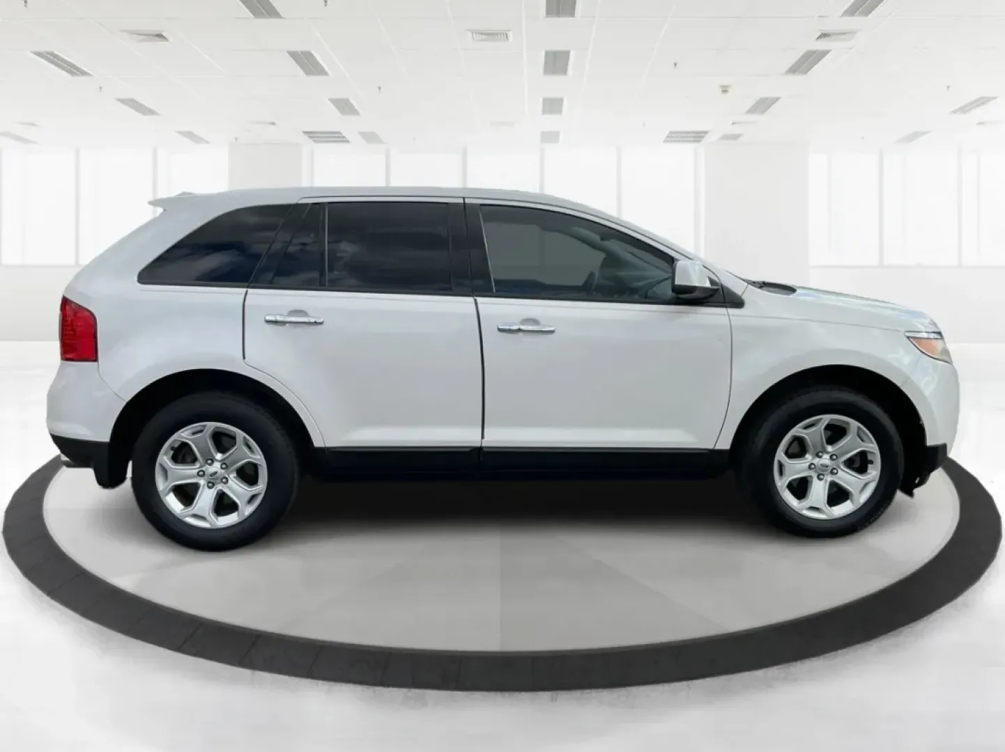 2011 Ford Edge SEL FWD (2FMDK3JC4BB) with an 3.5L V6 DOHC 24V engine, 6-Speed Automatic transmission, located at 401 Woodman Dr, Riverside, OH, 45431, (937) 908-9800, 39.760899, -84.123421 - **Experience the Ultimate Family Adventure with the 2011 Ford Edge SEL at Advantage Car and Credit - Riverside!**<br /> <br /> Are you ready to embark on your next family road trip or weekend adventure? The 2011 Ford Edge SEL is your perfect companion for all of life's journeys, whether you're headi - Photo#1