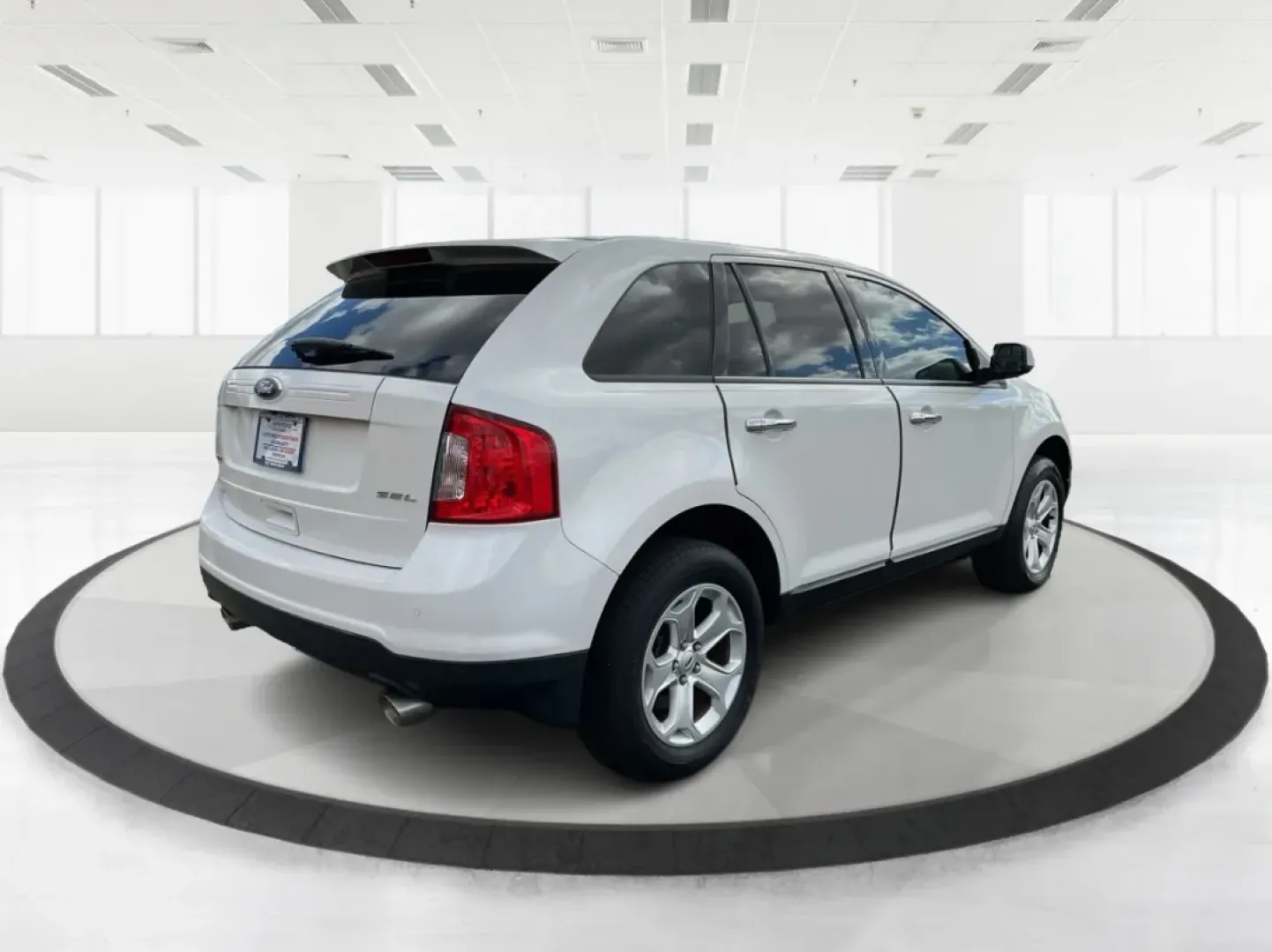 2011 Ford Edge SEL FWD (2FMDK3JC4BB) with an 3.5L V6 DOHC 24V engine, 6-Speed Automatic transmission, located at 401 Woodman Dr, Riverside, OH, 45431, (937) 908-9800, 39.760899, -84.123421 - **Experience the Ultimate Family Adventure with the 2011 Ford Edge SEL at Advantage Car and Credit - Riverside!**<br /> <br /> Are you ready to embark on your next family road trip or weekend adventure? The 2011 Ford Edge SEL is your perfect companion for all of life's journeys, whether you're headi - Photo#2