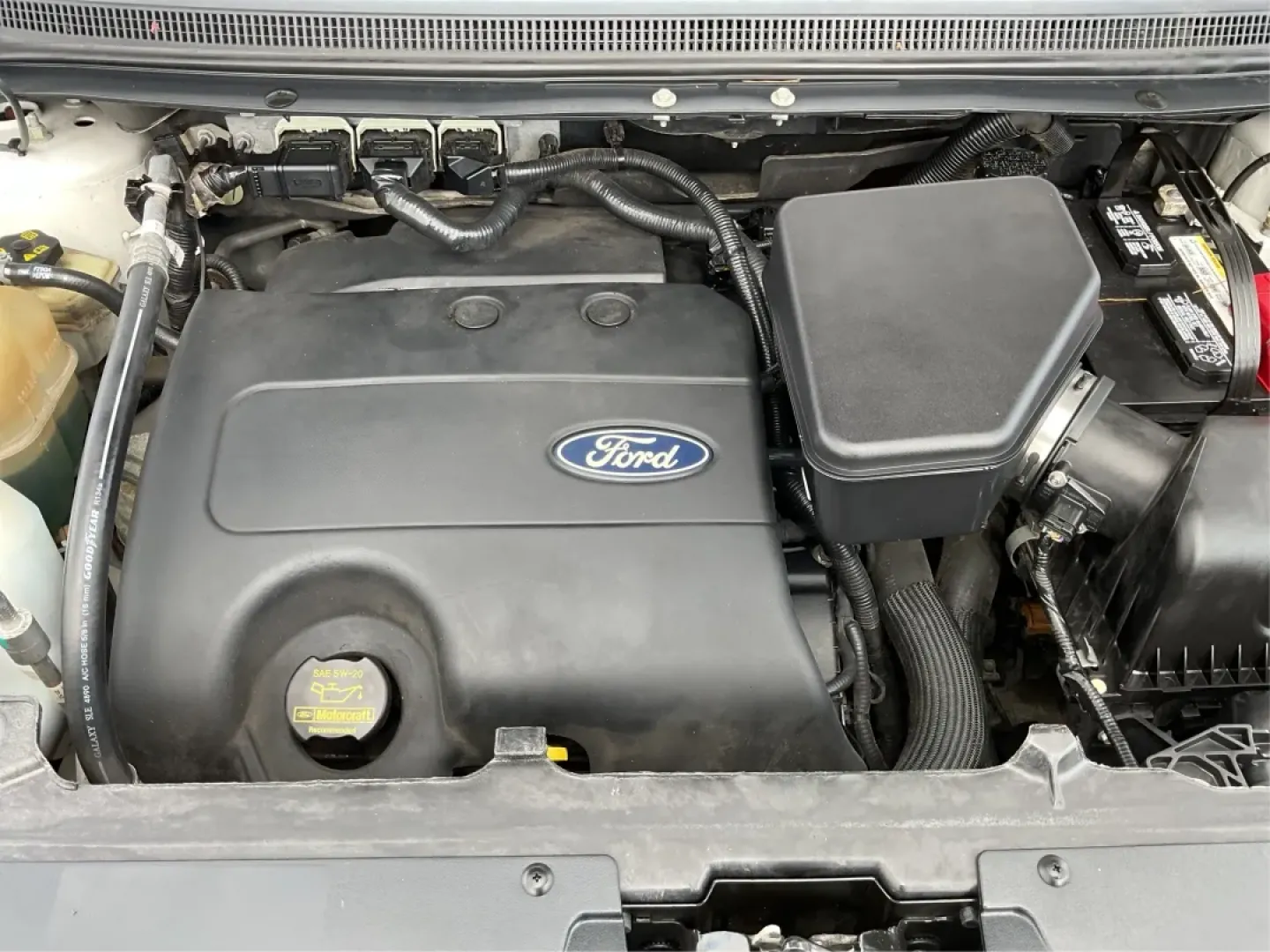 2011 Ford Edge SEL FWD (2FMDK3JC4BB) with an 3.5L V6 DOHC 24V engine, 6-Speed Automatic transmission, located at 401 Woodman Dr, Riverside, OH, 45431, (937) 908-9800, 39.760899, -84.123421 - **Experience the Ultimate Family Adventure with the 2011 Ford Edge SEL at Advantage Car and Credit - Riverside!**<br /> <br /> Are you ready to embark on your next family road trip or weekend adventure? The 2011 Ford Edge SEL is your perfect companion for all of life's journeys, whether you're headi - Photo#11