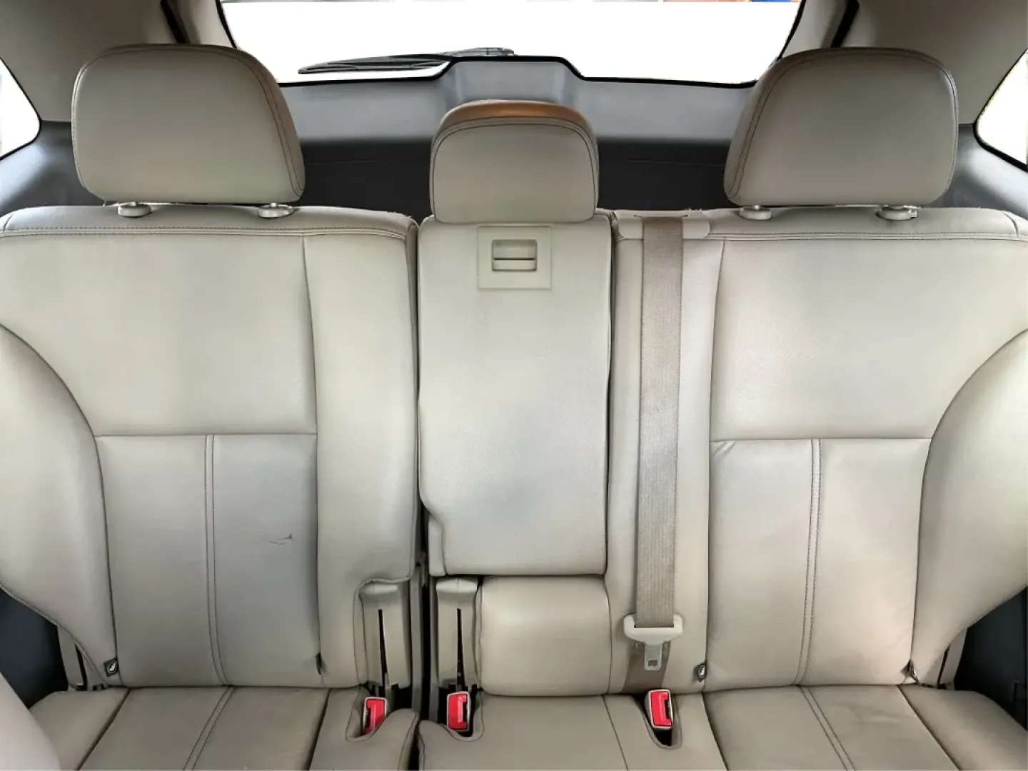 2011 Ford Edge SEL FWD (2FMDK3JC4BB) with an 3.5L V6 DOHC 24V engine, 6-Speed Automatic transmission, located at 401 Woodman Dr, Riverside, OH, 45431, (937) 908-9800, 39.760899, -84.123421 - **Experience the Ultimate Family Adventure with the 2011 Ford Edge SEL at Advantage Car and Credit - Riverside!**<br /> <br /> Are you ready to embark on your next family road trip or weekend adventure? The 2011 Ford Edge SEL is your perfect companion for all of life's journeys, whether you're headi - Photo#14