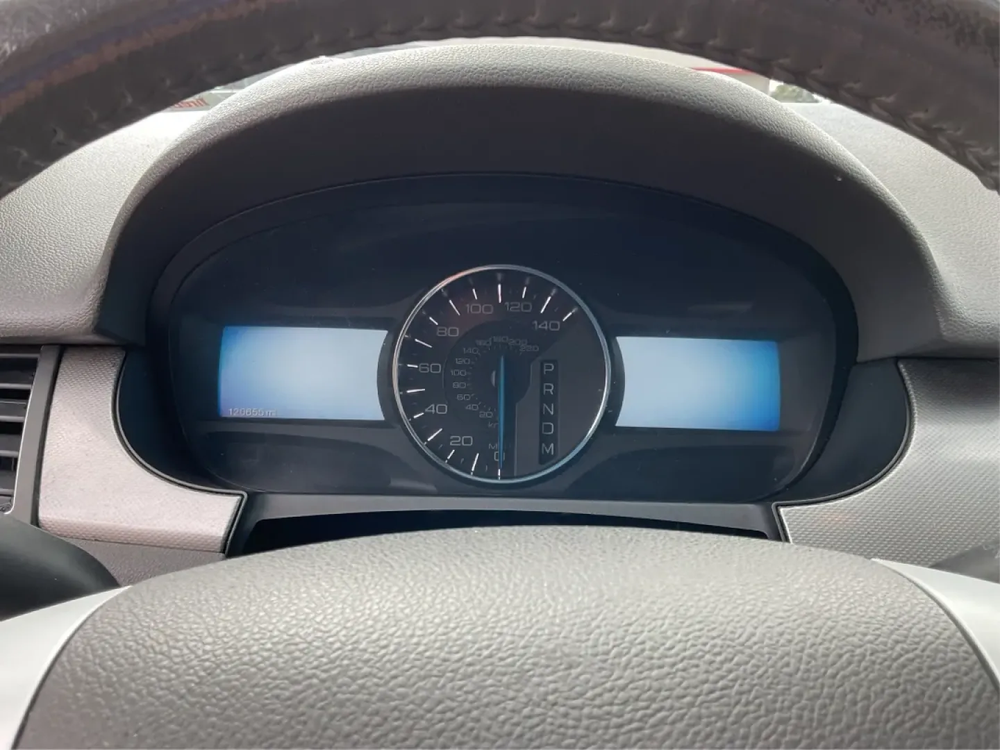 2011 Ford Edge SEL FWD (2FMDK3JC4BB) with an 3.5L V6 DOHC 24V engine, 6-Speed Automatic transmission, located at 401 Woodman Dr, Riverside, OH, 45431, (937) 908-9800, 39.760899, -84.123421 - **Experience the Ultimate Family Adventure with the 2011 Ford Edge SEL at Advantage Car and Credit - Riverside!**<br /> <br /> Are you ready to embark on your next family road trip or weekend adventure? The 2011 Ford Edge SEL is your perfect companion for all of life's journeys, whether you're headi - Photo#15