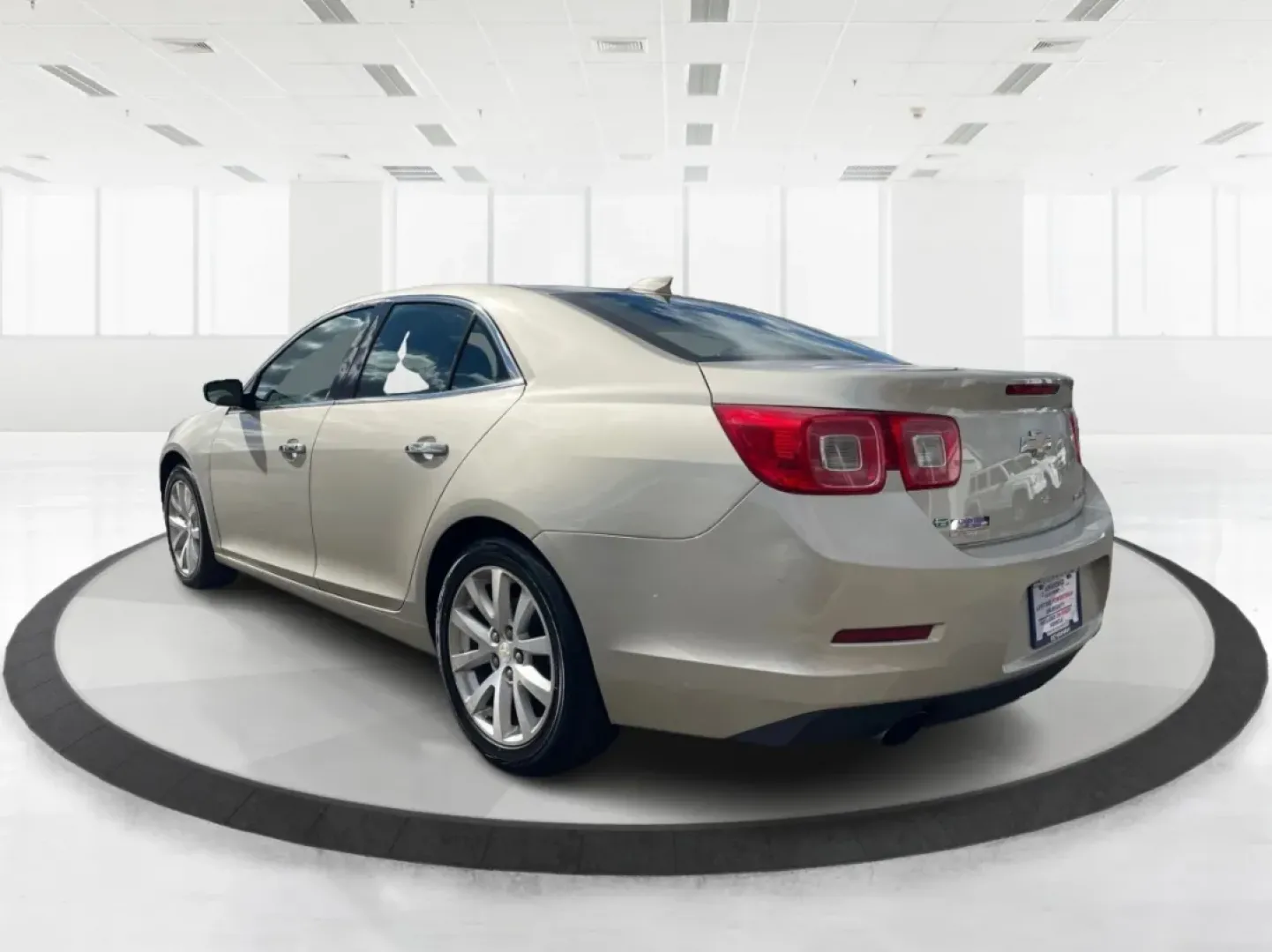 2016 Chevrolet Malibu Limited LTZ (1G11E5SAXGF) with an 2.5L I-4 gasoline direct injection engine, located at 401 Woodman Dr, Riverside, OH, 45431, (937) 908-9800, 39.760899, -84.123421 - **Unleash Your Daily Drive with the 2016 Chevrolet Malibu Limited LTZ at Advantage Car and Credit - Riverside! Perfect for Commuters and Families Alike!**<br /> <br /> Are you in the market for a reliable sedan that combines style, comfort, and technology? Look no further! The 2016 Chevrolet Malibu - Photo#4