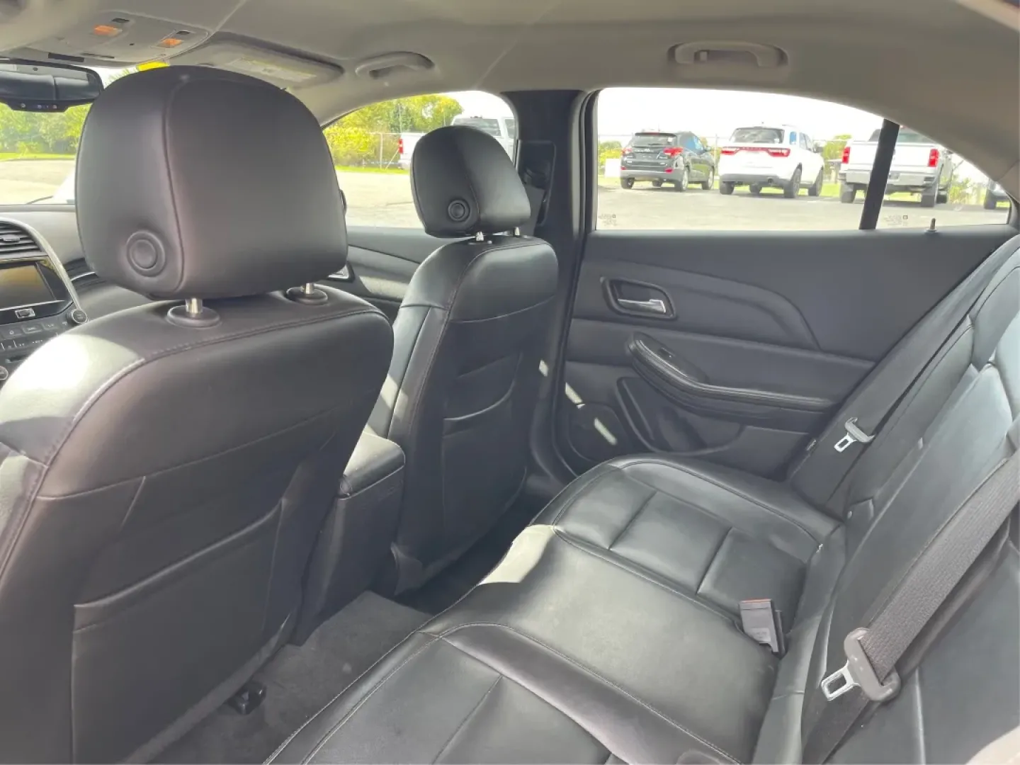 2016 Chevrolet Malibu Limited LTZ (1G11E5SAXGF) with an 2.5L I-4 gasoline direct injection engine, located at 401 Woodman Dr, Riverside, OH, 45431, (937) 908-9800, 39.760899, -84.123421 - **Unleash Your Daily Drive with the 2016 Chevrolet Malibu Limited LTZ at Advantage Car and Credit - Riverside! Perfect for Commuters and Families Alike!**<br /> <br /> Are you in the market for a reliable sedan that combines style, comfort, and technology? Look no further! The 2016 Chevrolet Malibu - Photo#10