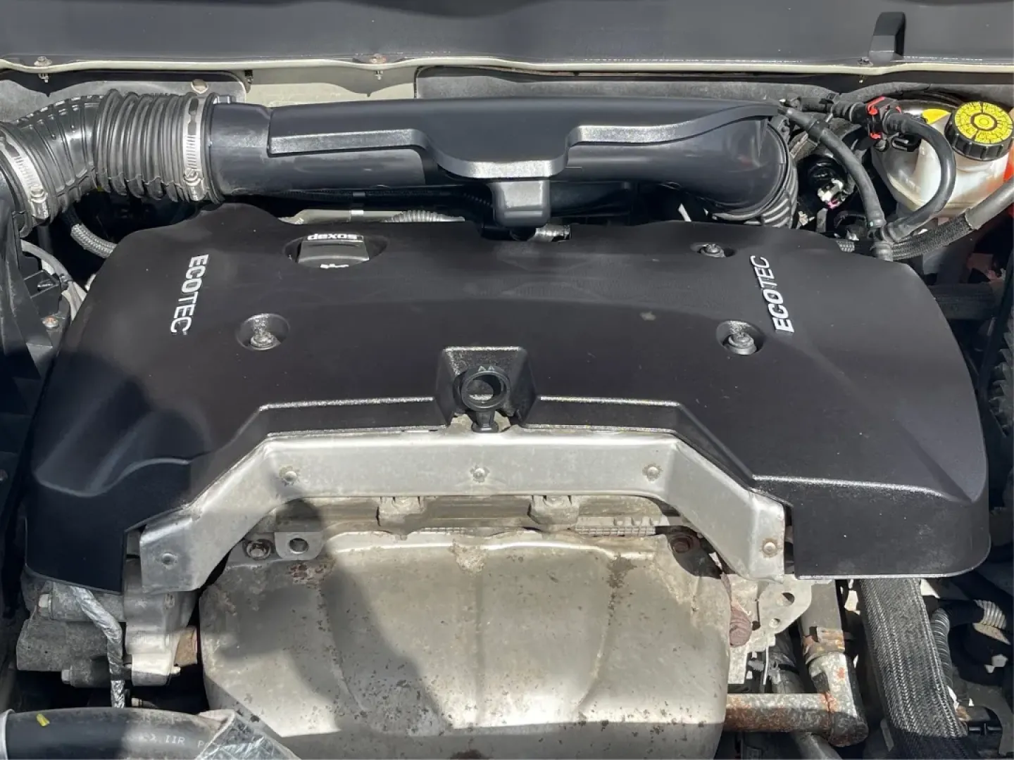 2016 Chevrolet Malibu Limited LTZ (1G11E5SAXGF) with an 2.5L I-4 gasoline direct injection engine, located at 401 Woodman Dr, Riverside, OH, 45431, (937) 908-9800, 39.760899, -84.123421 - **Unleash Your Daily Drive with the 2016 Chevrolet Malibu Limited LTZ at Advantage Car and Credit - Riverside! Perfect for Commuters and Families Alike!**<br /> <br /> Are you in the market for a reliable sedan that combines style, comfort, and technology? Look no further! The 2016 Chevrolet Malibu - Photo#11