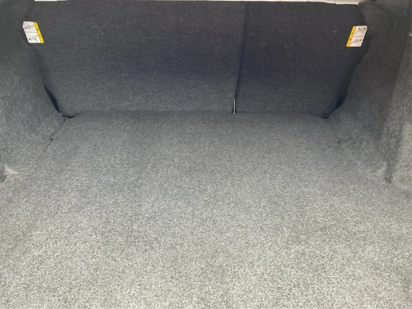 2016 Ford Fusion S (1FA6P0G70G5) with an Duratec 2.5L I-4 DOHC engine, located at 880 E. National Road, Vandalia, OH, 45377, (937) 908-9800, 39.891918, -84.183594 - **Discover Your Next Adventure in the 2016 Ford Fusion at Advantage Car and Credit** <br /> <br /> Are you looking for a reliable sedan that seamlessly fits into your active lifestyle? Whether you have a growing family, a long daily commute, or just love weekend getaways, the 2016 Ford Fusion is you - Photo#12