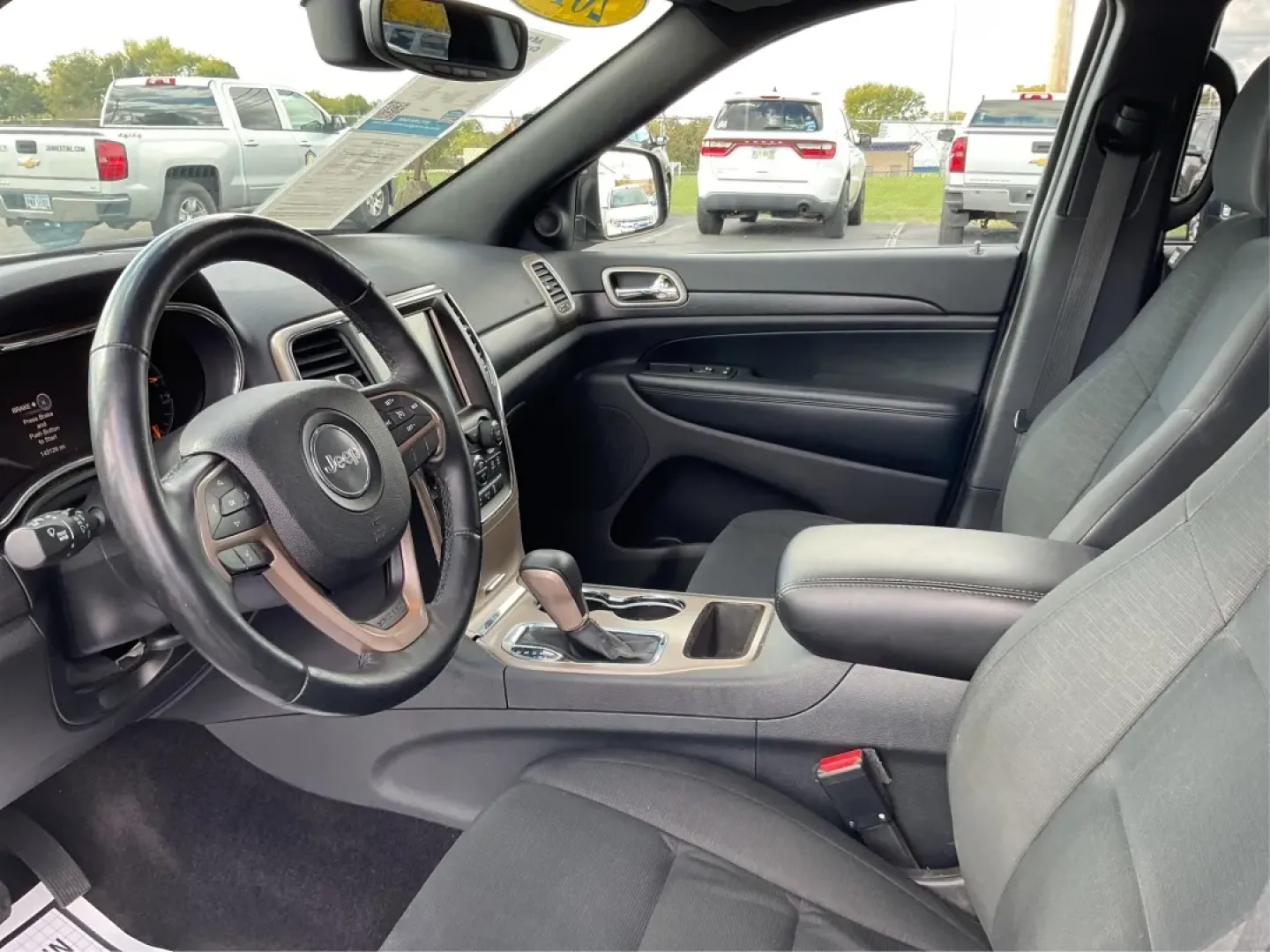 2017 Jeep Grand Cherokee Laredo 4x4 (1C4RJFAGXHC) with an Pentastar 3.6L V-6 DOHC engine, located at 8750 N County Rd 25A, Piqua, OH, 45356, (937) 908-9800, 40.164391, -84.232513 - **Adventure Awaits with This 2017 Jeep Grand Cherokee Laredo 4x4**<br /> <br /> Are you ready to elevate your lifestyle with a vehicle that embodies both adventure and everyday practicality? The 2017 Jeep Grand Cherokee Laredo 4x4 from Advantage Car and Credit in Piqua, OH, is perfect for those who - Photo#9