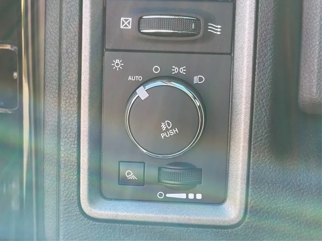 2015 Ram 1500 Express (1C6RR7FTXFS) with an 5.7L V8 OHV 16V engine, 6-Speed Automatic transmission, located at 4508 South Dixie Dr, Moraine, OH, 45439, (937) 908-9800, 39.689976, -84.218452 - Are you ready to take your adventures to the next level? Whether you're a growing family looking for a reliable vehicle for road trips, a commuter seeking comfort for daily drives, or an outdoor enthusiast needing a rugged companion for off-road excursions, the 2015 Ram 1500 Express Quad Cab is pois - Photo#16