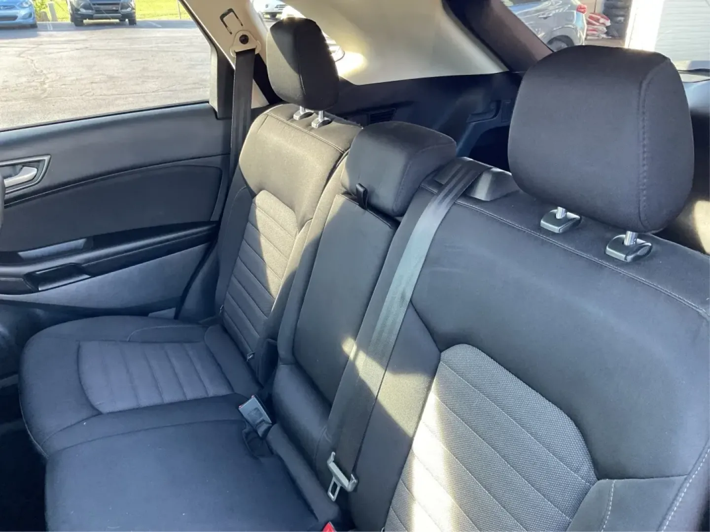 2015 Ford Edge SE (2FMTK4G93FB) with an Other engine, located at 1230 East Main St, Xenia, OH, 45385, (937) 908-9800, 39.688026, -83.910172 - **Discover Adventure with the 2015 Ford Edge SE at Advantage Car and Credit - Xenia, OH!**<br /> <br /> Are you ready to elevate your lifestyle? Whether you're commuting to work, shuttling the kids to school, or planning weekend adventures, the 2015 Ford Edge SE is the perfect companion for all your - Photo#10