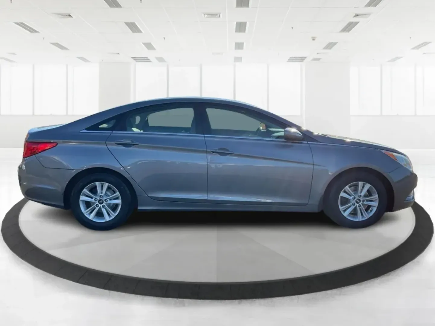 2013 Hyundai Sonata GLS (5NPEB4AC0DH) with an 2.4L I-4 gasoline direct injection engine, located at 8750 N County Rd 25A, Piqua, OH, 45356, (937) 908-9800, 40.164391, -84.232513 - **Drive Your Way to Adventure with the 2013 Hyundai Sonata GLS at Advantage Car and Credit - Piqua!**<br /> <br /> Are you seeking an affordable, stylish, and reliable sedan for your daily commute or weekend getaways? Look no further than the 2013 Hyundai Sonata GLS, available now at **Advantage Car - Photo#1
