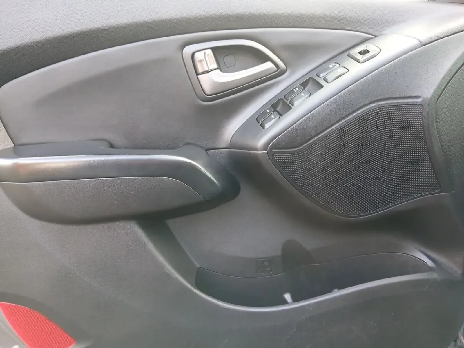 2014 Hyundai Tucson GLS AWD (KM8JUCAG3EU) with an 2.4L L4 DOHC 16V engine, 6-Speed Automatic transmission, located at 1184 Kauffman Ave, Fairborn, OH, 45324, (937) 908-9800, 39.807072, -84.030914 - **Explore the Great Outdoors with the 2014 Hyundai Tucson GLS AWD! Perfect for Weekend Adventures!**<br /> <br /> If you're ready to embrace life's adventures, the 2014 Hyundai Tucson GLS AWD is the SUV you need. Whether you're planning a weekend camping trip, daily commutes around Fairborn, or shut - Photo#19