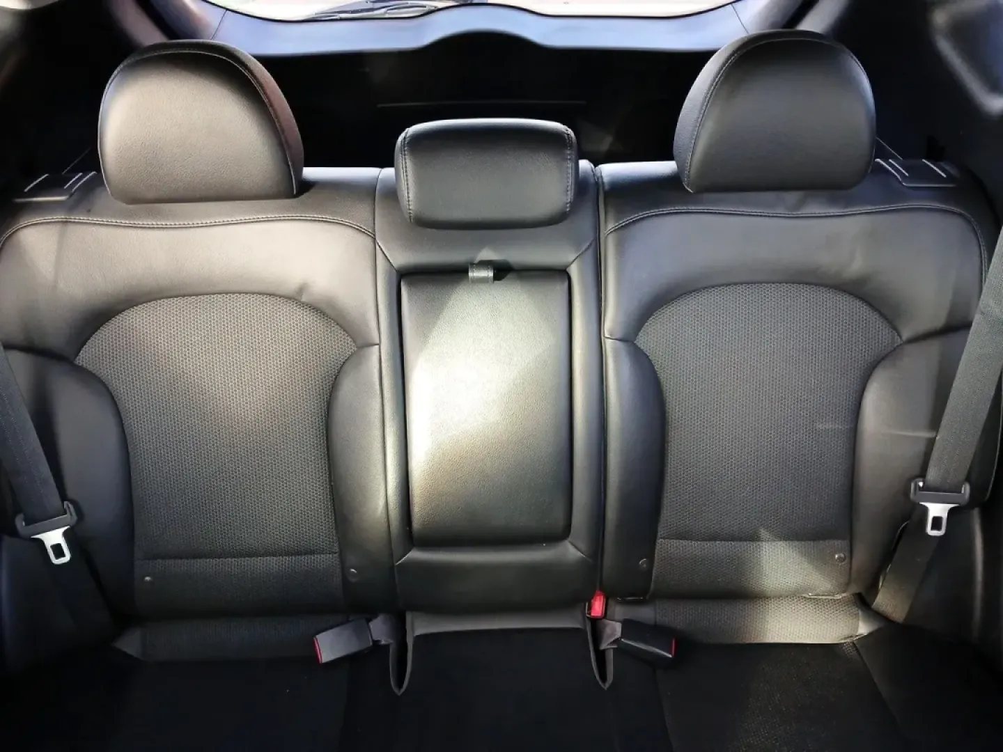 2014 Hyundai Tucson GLS AWD (KM8JUCAG3EU) with an 2.4L L4 DOHC 16V engine, 6-Speed Automatic transmission, located at 1230 East Main St, Xenia, OH, 45385, (937) 908-9800, 39.688026, -83.910172 - **Explore the Great Outdoors with the 2014 Hyundai Tucson GLS AWD! Perfect for Weekend Adventures!**<br /> <br /> If you're ready to embrace life's adventures, the 2014 Hyundai Tucson GLS AWD is the SUV you need. Whether you're planning a weekend camping trip, daily commutes around Fairborn, or shut - Photo#14