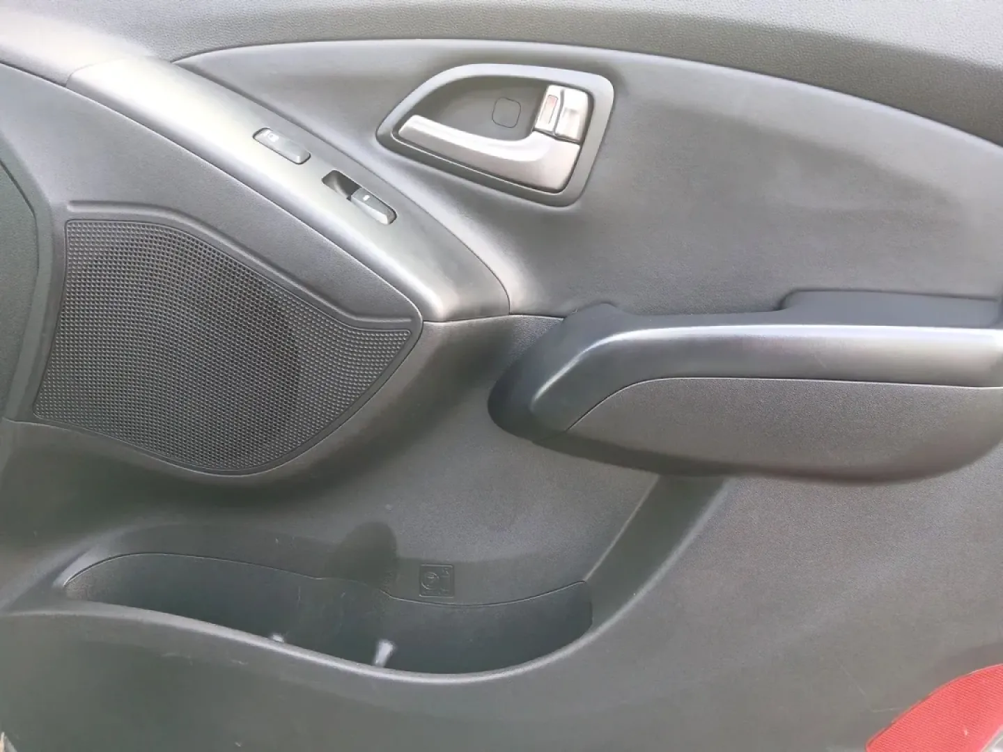 2014 Hyundai Tucson GLS AWD (KM8JUCAG3EU) with an 2.4L L4 DOHC 16V engine, 6-Speed Automatic transmission, located at 1230 East Main St, Xenia, OH, 45385, (937) 908-9800, 39.688026, -83.910172 - **Explore the Great Outdoors with the 2014 Hyundai Tucson GLS AWD! Perfect for Weekend Adventures!**<br /> <br /> If you're ready to embrace life's adventures, the 2014 Hyundai Tucson GLS AWD is the SUV you need. Whether you're planning a weekend camping trip, daily commutes around Fairborn, or shut - Photo#20