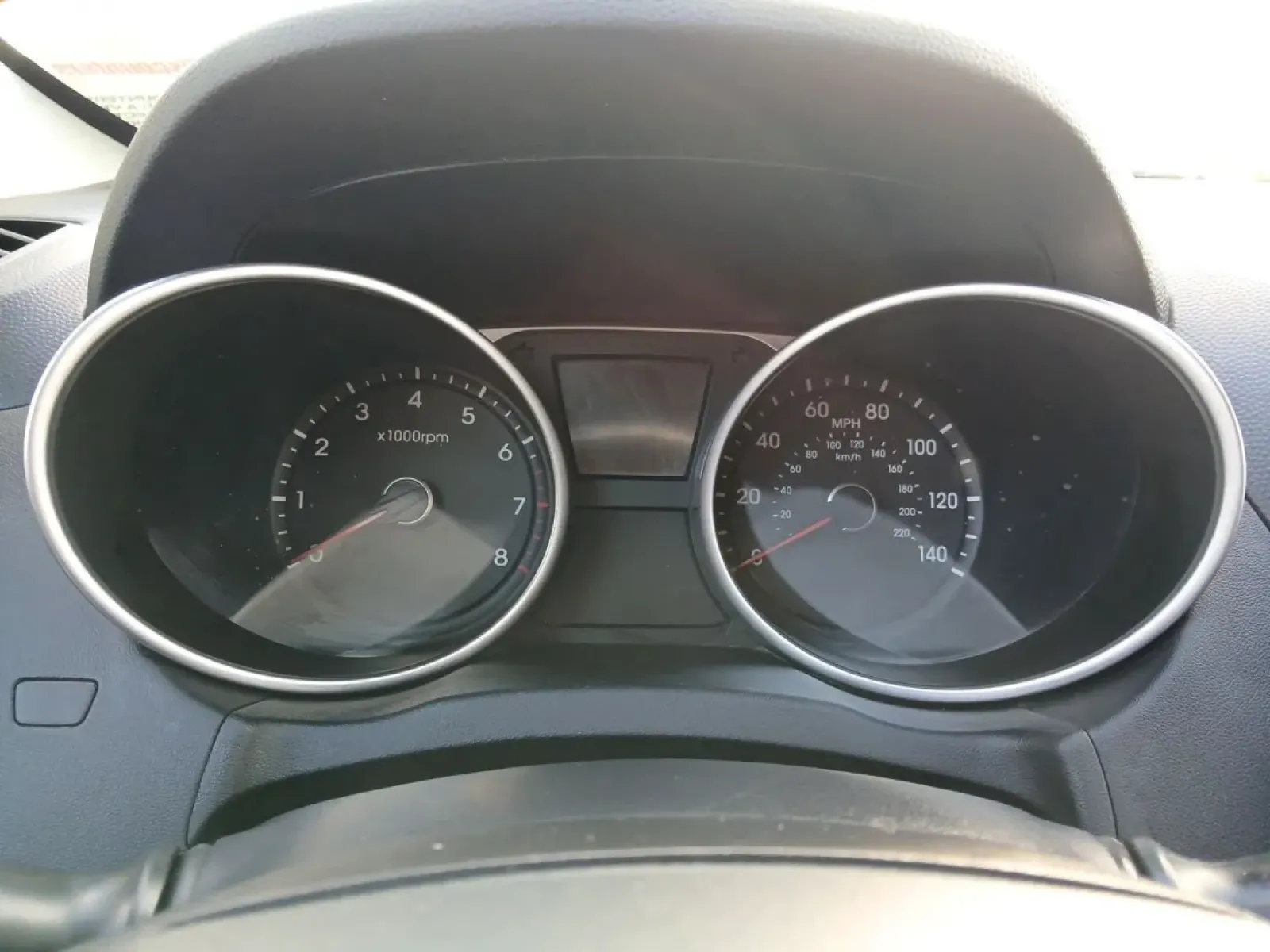 2014 Hyundai Tucson GLS AWD (KM8JUCAG3EU) with an 2.4L L4 DOHC 16V engine, 6-Speed Automatic transmission, located at 1184 Kauffman Ave, Fairborn, OH, 45324, (937) 908-9800, 39.807072, -84.030914 - **Explore the Great Outdoors with the 2014 Hyundai Tucson GLS AWD! Perfect for Weekend Adventures!**<br /> <br /> If you're ready to embrace life's adventures, the 2014 Hyundai Tucson GLS AWD is the SUV you need. Whether you're planning a weekend camping trip, daily commutes around Fairborn, or shut - Photo#15