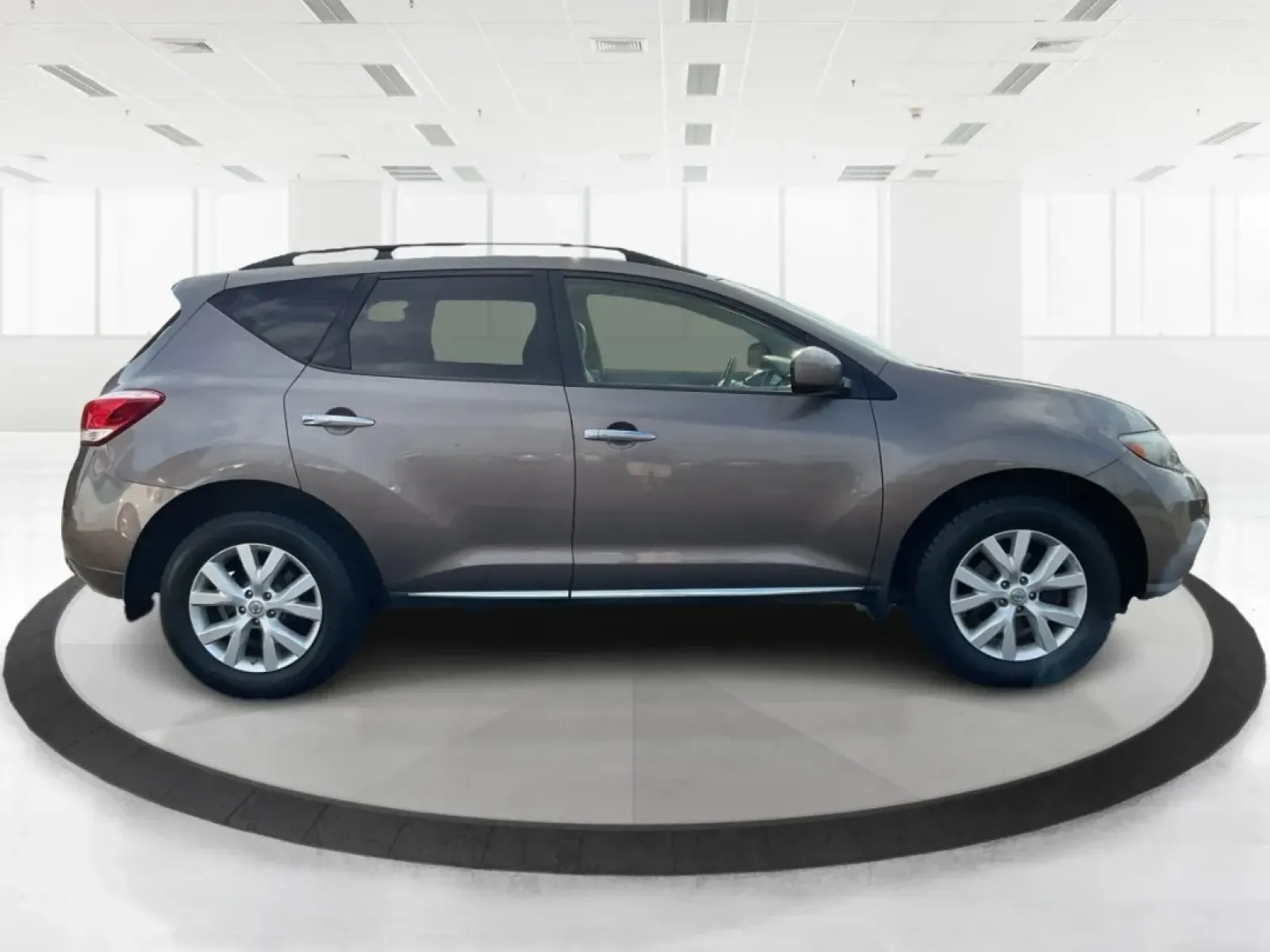 2013 Nissan Murano SL (JN8AZ1MU0DW) with an 3.5L V-6 DOHC engine, located at 4508 South Dixie Dr, Moraine, OH, 45439, (937) 908-9800, 39.689976, -84.218452 - Experience the perfect blend of comfort and versatility with the 2013 Nissan Murano SL, an ideal choice for growing families, outdoor enthusiasts, or anyone seeking a reliable vehicle for daily commutes. At Advantage Car and Credit - Moraine, located at 4508 South Dixie Dr, Moraine, OH 45439, we und - Photo#1
