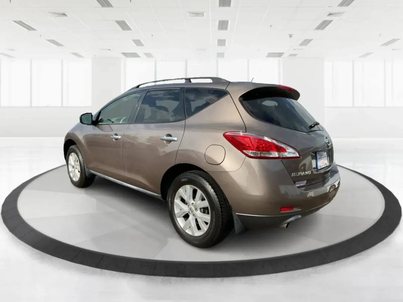 2013 Nissan Murano SL (JN8AZ1MU0DW) with an 3.5L V-6 DOHC engine, located at 4508 South Dixie Dr, Moraine, OH, 45439, (937) 908-9800, 39.689976, -84.218452 - Experience the perfect blend of comfort and versatility with the 2013 Nissan Murano SL, an ideal choice for growing families, outdoor enthusiasts, or anyone seeking a reliable vehicle for daily commutes. At Advantage Car and Credit - Moraine, located at 4508 South Dixie Dr, Moraine, OH 45439, we und - Photo#4