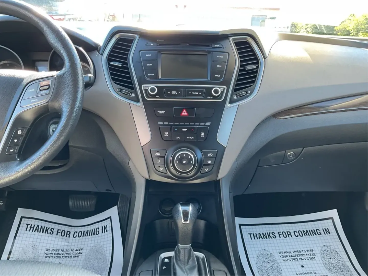 2018 Hyundai Santa Fe 2.4L (5XYZT3LB6JG) with an Theta II 2.4L I-4 gasoline direct injection engine, located at 4508 South Dixie Dr, Moraine, OH, 45439, (937) 908-9800, 39.689976, -84.218452 - Elevate your family adventures and daily commutes with the remarkable 2018 Hyundai Santa Fe, now available at Advantage Car and Credit - Moraine. This SUV is designed to seamlessly fit into your lifestyle, whether you're navigating busy streets, embarking on weekend getaways, or tackling the challen - Photo#13