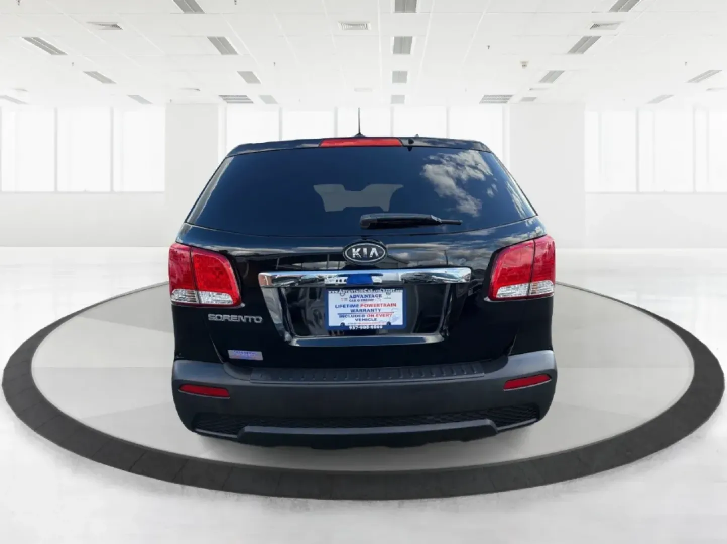 2013 Kia Sorento LX (5XYKT3A15DG) with an 2.4L I-4 DOHC engine, located at 4508 South Dixie Dr, Moraine, OH, 45439, (937) 908-9800, 39.689976, -84.218452 - **Adventure Awaits with the 2013 Kia Sorento LX at Advantage Car and Credit - Moraine!**<br /> <br /> Are you ready for your next family road trip or weekend adventure? The 2013 Kia Sorento LX is the perfect SUV that offers comfort, versatility, and reliability for any lifestyle. Whether you're navi - Photo#3