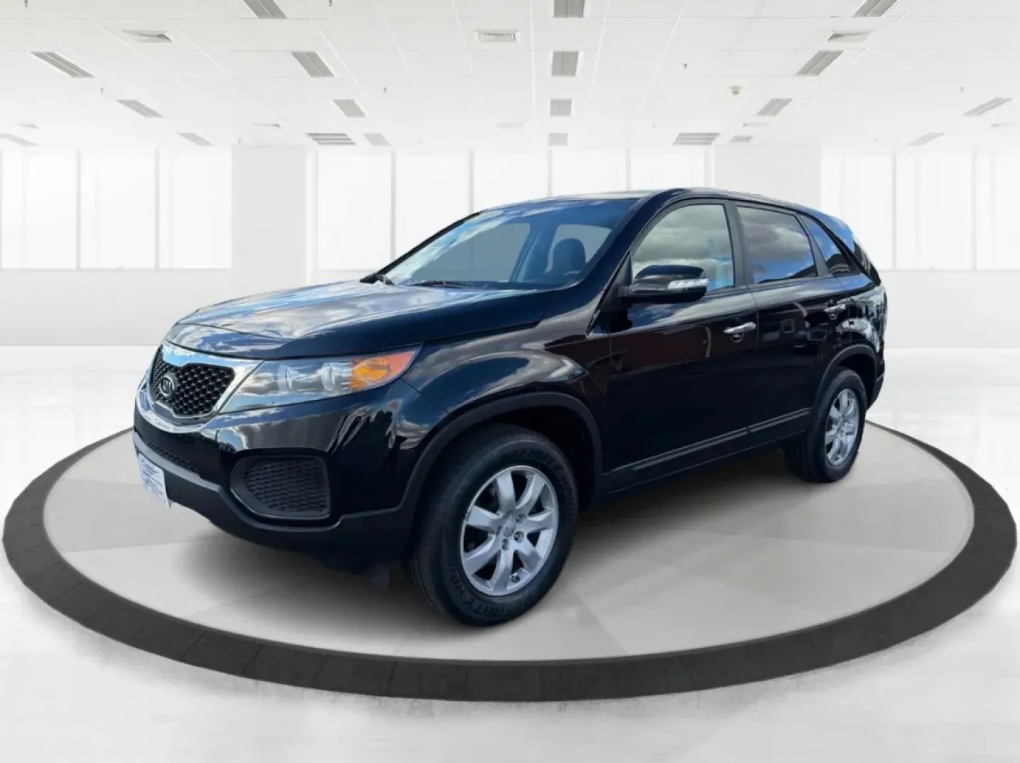 2013 Kia Sorento LX (5XYKT3A15DG) with an 2.4L I-4 DOHC engine, located at 4508 South Dixie Dr, Moraine, OH, 45439, (937) 908-9800, 39.689976, -84.218452 - **Adventure Awaits with the 2013 Kia Sorento LX at Advantage Car and Credit - Moraine!**<br /> <br /> Are you ready for your next family road trip or weekend adventure? The 2013 Kia Sorento LX is the perfect SUV that offers comfort, versatility, and reliability for any lifestyle. Whether you're navi - Photo#8