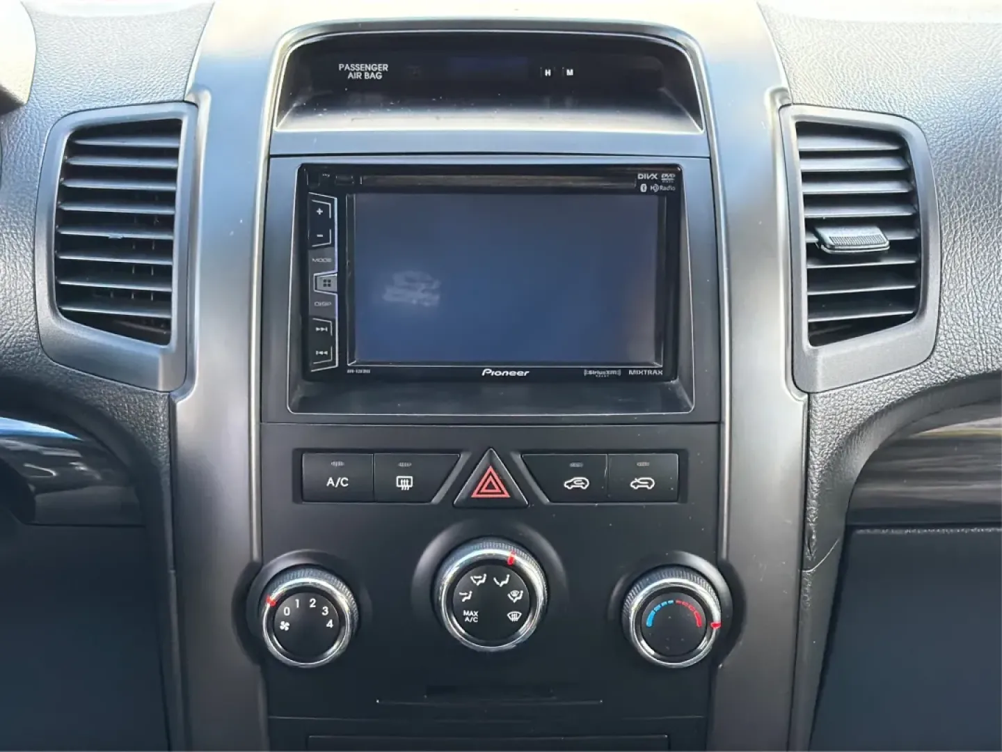 2013 Kia Sorento LX (5XYKT3A15DG) with an 2.4L I-4 DOHC engine, located at 4508 South Dixie Dr, Moraine, OH, 45439, (937) 908-9800, 39.689976, -84.218452 - **Adventure Awaits with the 2013 Kia Sorento LX at Advantage Car and Credit - Moraine!**<br /> <br /> Are you ready for your next family road trip or weekend adventure? The 2013 Kia Sorento LX is the perfect SUV that offers comfort, versatility, and reliability for any lifestyle. Whether you're navi - Photo#13