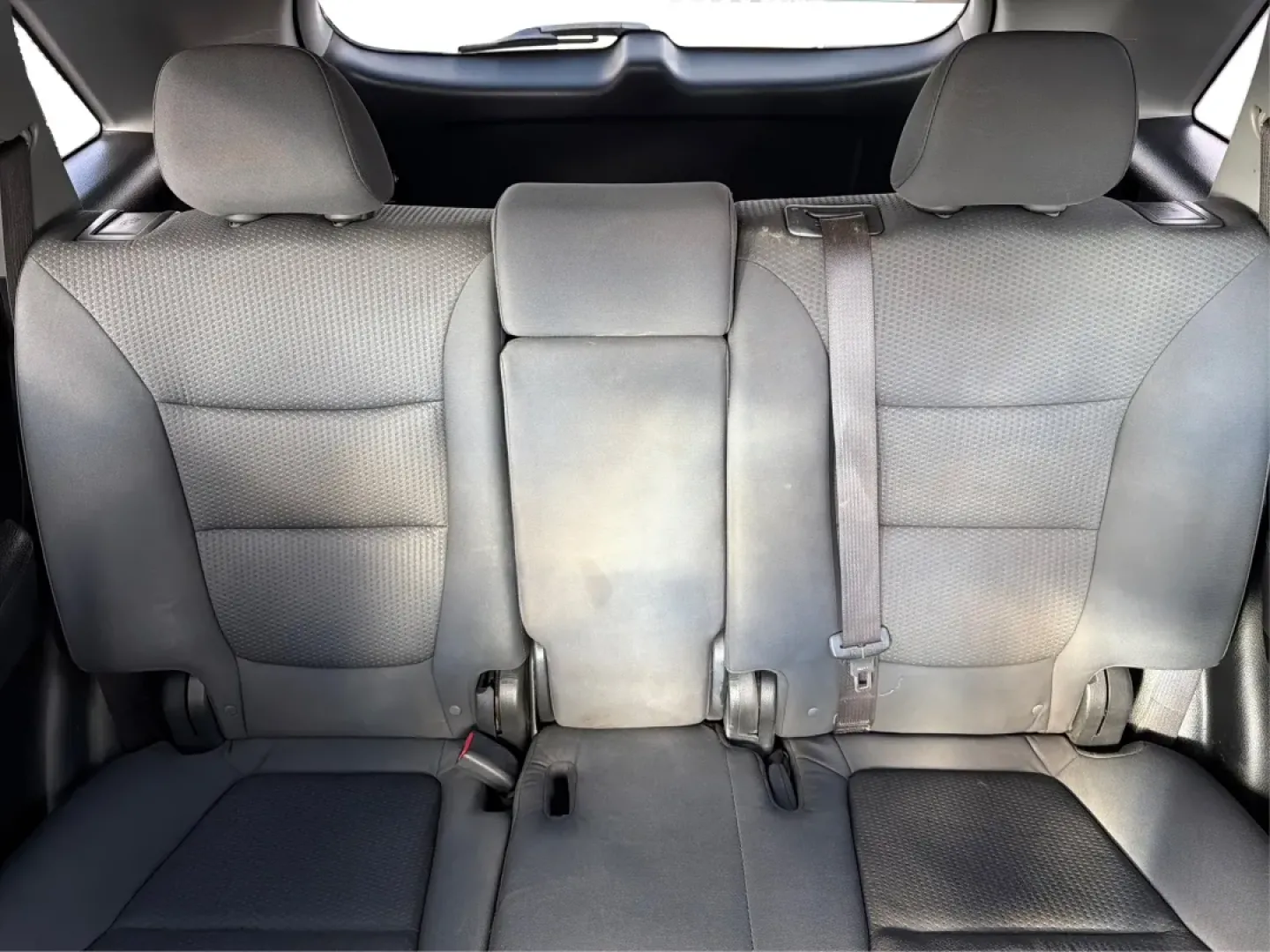 2013 Kia Sorento LX (5XYKT3A15DG) with an 2.4L I-4 DOHC engine, located at 4508 South Dixie Dr, Moraine, OH, 45439, (937) 908-9800, 39.689976, -84.218452 - **Adventure Awaits with the 2013 Kia Sorento LX at Advantage Car and Credit - Moraine!**<br /> <br /> Are you ready for your next family road trip or weekend adventure? The 2013 Kia Sorento LX is the perfect SUV that offers comfort, versatility, and reliability for any lifestyle. Whether you're navi - Photo#14