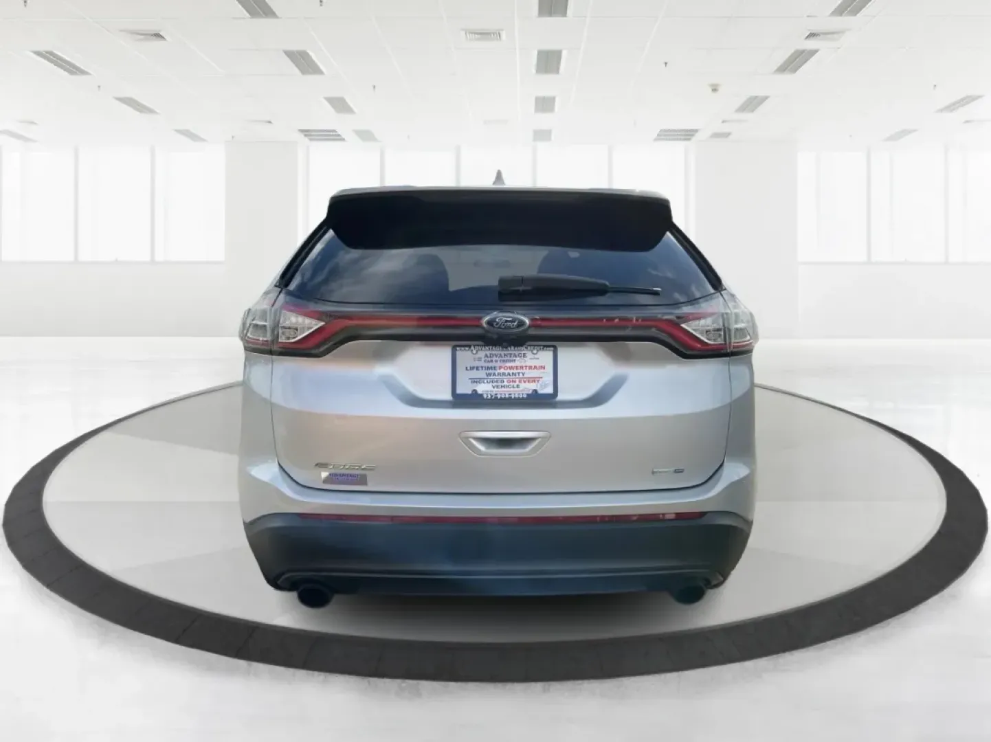 2016 Ford Edge SE (2FMPK4G9XGB) with an EcoBoost 2L I-4 gasoline direct injection engine, located at 1184 Kauffman Ave, Fairborn, OH, 45324, (937) 908-9800, 39.807072, -84.030914 - Rev up your lifestyle with the perfect blend of style, comfort, and utility that the 2016 Ford Edge SE offers! If you're looking for a reliable SUV that seamlessly fits into your busy life-whether it's taking the kids to school, embarking on family adventures, or handling your daily commute-this veh - Photo#3