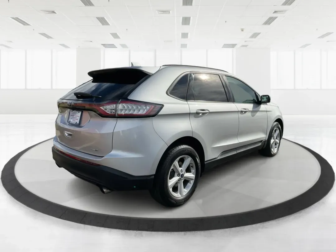 2016 Ford Edge SE (2FMPK4G9XGB) with an EcoBoost 2L I-4 gasoline direct injection engine, located at 1230 East Main St, Xenia, OH, 45385, (937) 908-9800, 39.688026, -83.910172 - Rev up your lifestyle with the perfect blend of style, comfort, and utility that the 2016 Ford Edge SE offers! If you're looking for a reliable SUV that seamlessly fits into your busy life-whether it's taking the kids to school, embarking on family adventures, or handling your daily commute-this veh - Photo#2