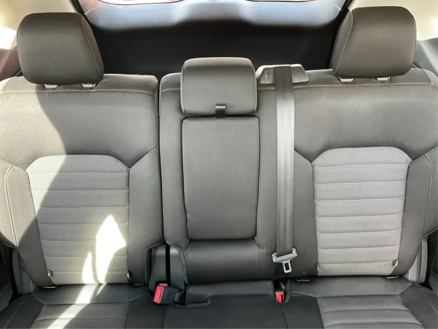 2016 Ford Edge SE (2FMPK4G9XGB) with an EcoBoost 2L I-4 gasoline direct injection engine, located at 1230 East Main St, Xenia, OH, 45385, (937) 908-9800, 39.688026, -83.910172 - Rev up your lifestyle with the perfect blend of style, comfort, and utility that the 2016 Ford Edge SE offers! If you're looking for a reliable SUV that seamlessly fits into your busy life-whether it's taking the kids to school, embarking on family adventures, or handling your daily commute-this veh - Photo#14