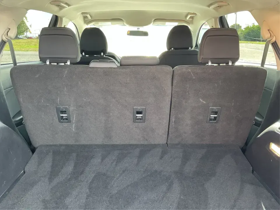 2016 Ford Edge SE (2FMPK4G9XGB) with an EcoBoost 2L I-4 gasoline direct injection engine, 6A transmission, located at 1099 N County Rd 25A , Troy, OH, 45373, (937) 908-9800, 40.057079, -84.212883 - Rev up your lifestyle with the perfect blend of style, comfort, and utility that the 2016 Ford Edge SE offers! If you're looking for a reliable SUV that seamlessly fits into your busy life-whether it's taking the kids to school, embarking on family adventures, or handling your daily commute-this veh - Photo#12