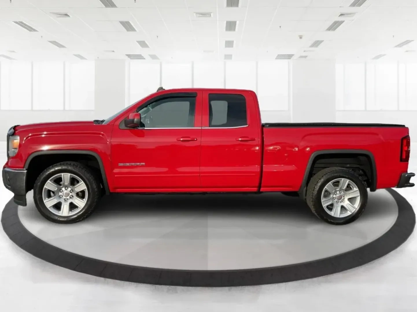 2014 GMC Sierra 1500 SLE (1GTR1UECXEZ) with an Other engine, located at 1099 N County Rd 25A , Troy, OH, 45373, (937) 908-9800, 40.057079, -84.212883 - **Unleash Adventure with the 2014 GMC Sierra 1500 at Advantage Car and Credit - Troy, OH!**<br /> <br /> Are you ready to elevate your everyday adventures? Whether you're a busy professional seeking a reliable commuter, a growing family in need of ample space, or an outdoor enthusiast looking for a - Photo#5