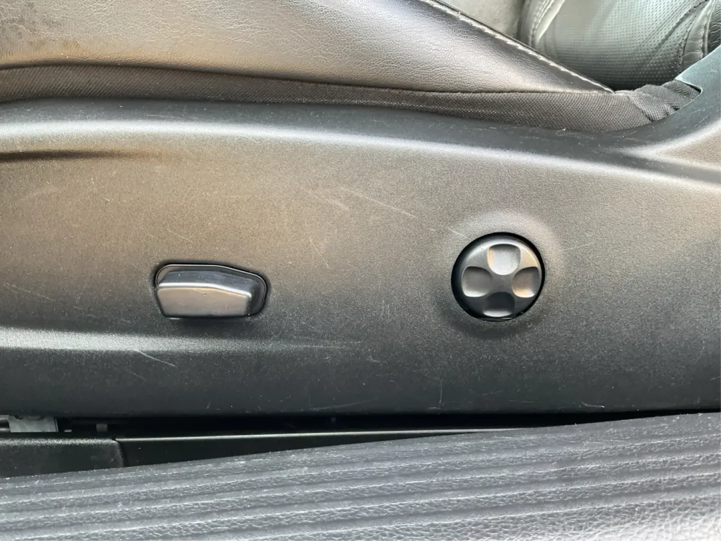 2018 Dodge Challenger SXT Plus (2C3CDZAG0JH) with an Pentastar 3.6L V-6 DOHC engine, located at 8750 N County Rd 25A, Piqua, OH, 45356, (937) 908-9800, 40.164391, -84.232513 - Unleash your inner road warrior with the 2018 Dodge Challenger SXT Plus, the perfect blend of power, style, and everyday functionality. Whether you're tackling the daily commute or planning weekend adventures with friends, this stunning coupe ensures you do it in comfort and confidence. Located at A - Photo#18