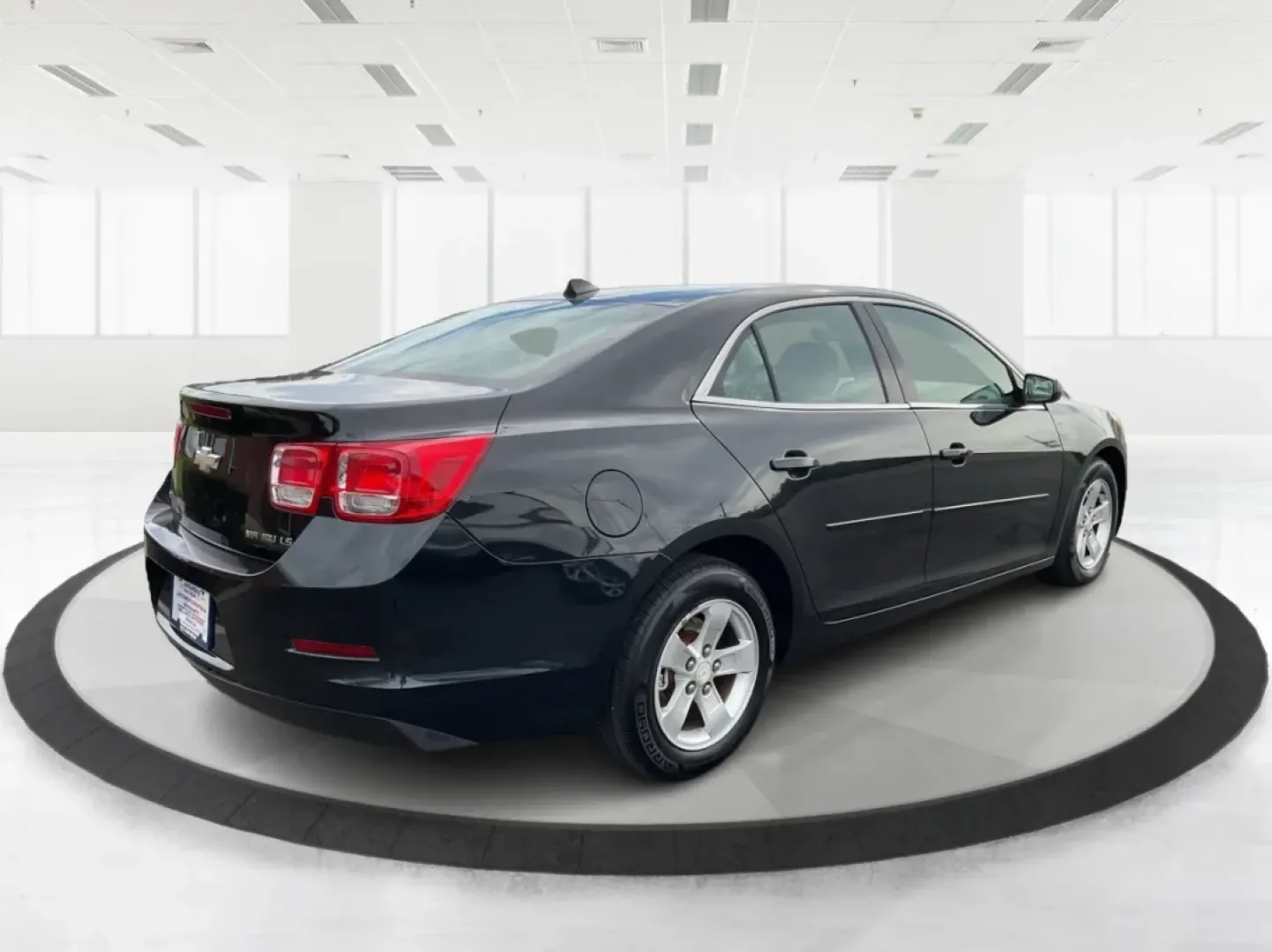2014 Chevrolet Malibu 1LS (1G11B5SLXEF) with an ECOTEC 2.5L I-4 gasoline direct injection engine, located at 880 E. National Road, Vandalia, OH, 45377, (937) 908-9800, 39.891918, -84.183594 - **Discover Your Next Adventure with the 2014 Chevrolet Malibu at Advantage Car and Credit - Vandalia!**<br /> <br /> Are you on the lookout for a reliable, stylish vehicle that fits seamlessly into your busy lifestyle? Look no further! The 2014 Chevrolet Malibu 1LS is your perfect companion for dail - Photo#2