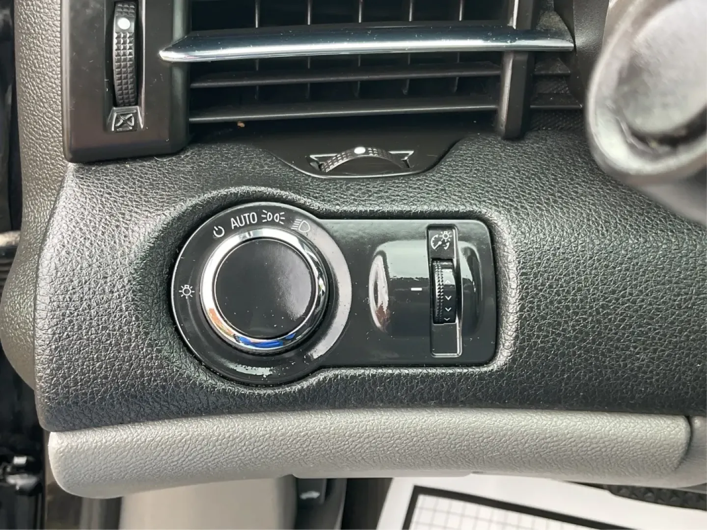 2014 Chevrolet Malibu 1LS (1G11B5SLXEF) with an ECOTEC 2.5L I-4 gasoline direct injection engine, located at 880 E. National Road, Vandalia, OH, 45377, (937) 908-9800, 39.891918, -84.183594 - **Discover Your Next Adventure with the 2014 Chevrolet Malibu at Advantage Car and Credit - Vandalia!**<br /> <br /> Are you on the lookout for a reliable, stylish vehicle that fits seamlessly into your busy lifestyle? Look no further! The 2014 Chevrolet Malibu 1LS is your perfect companion for dail - Photo#17