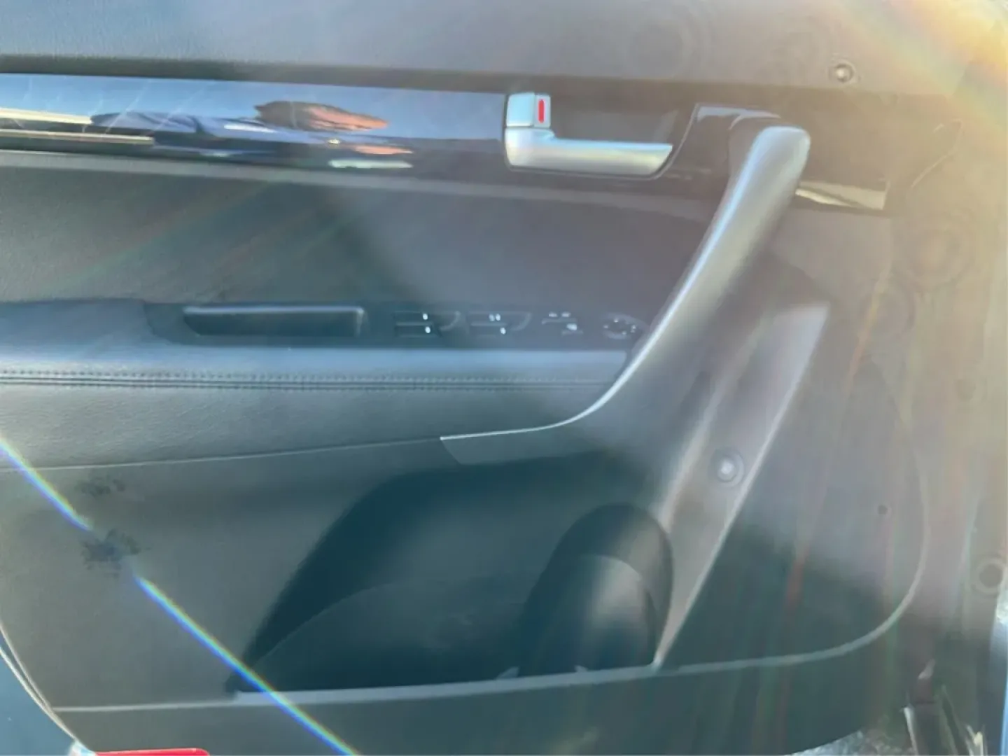 2014 Kia Sorento LX (5XYKTDA61EG) with an 2.4L I-4 gasoline direct injection engine, located at 880 E. National Road, Vandalia, OH, 45377, (937) 908-9800, 39.891918, -84.183594 - **Adventure Awaits with the 2014 Kia Sorento LX Perfect for Families and Road Warriors Alike!**<br /> <br /> At Advantage Car and Credit - Vandalia, we understand that your vehicle is more than just a mode of transportation; it's an essential part of your lifestyle. If you're looking for a versatil - Photo#18