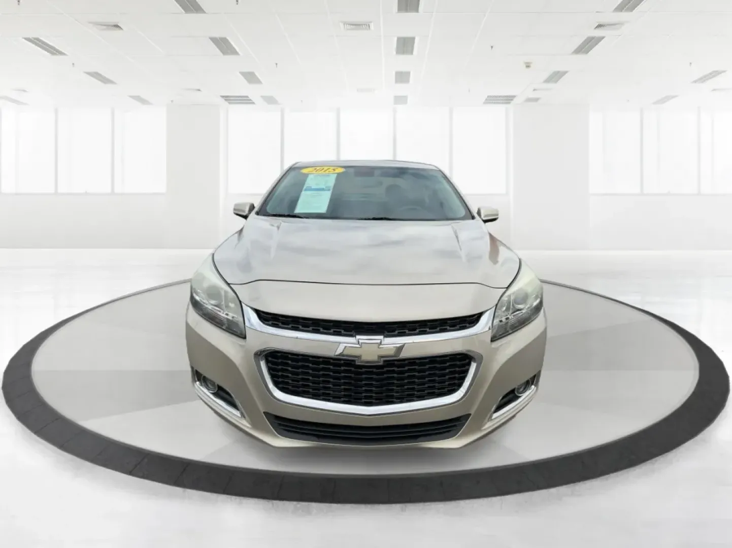 2015 Chevrolet Malibu 2LT (1G11D5SL3FF) with an ECOTEC 2.5L I-4 gasoline direct injection engine, located at 4508 South Dixie Dr, Moraine, OH, 45439, (937) 908-9800, 39.689976, -84.218452 - Experience the joy of driving with the 2015 Chevrolet Malibu 2LT, the perfect sedan for busy professionals, growing families, and anyone seeking a reliable ride for their daily adventures. Whether you're commuting to work, shuttling kids to school, or embarking on weekend trips, this sleek sedan, wi - Photo#7