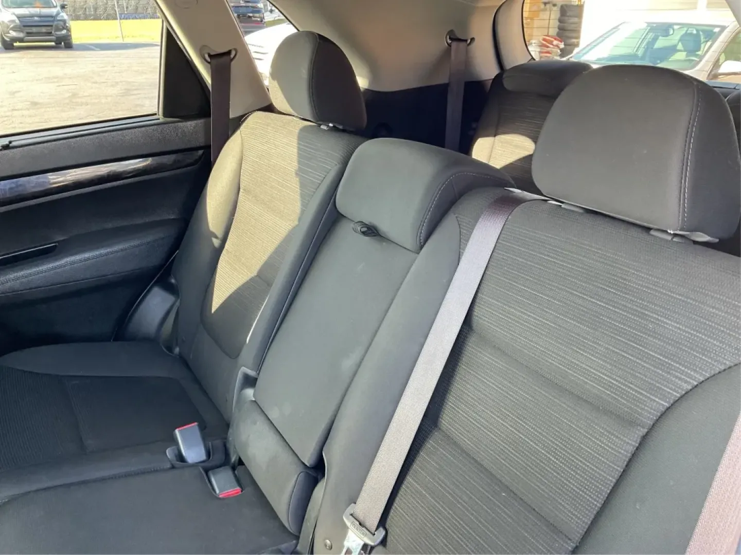 2015 Kia Sorento LX AWD (5XYKTDA64FG) with an 2.4L L4 DOHC 16V engine, 6-Speed Automatic transmission, located at 401 Woodman Dr, Riverside, OH, 45431, (937) 908-9800, 39.760899, -84.123421 - Are you ready for your next adventure? Whether it's a weekend getaway or the daily commute, the 2015 Kia Sorento LX AWD offers the perfect blend of comfort, versatility, and style. This spacious and well-equipped SUV is ideal for growing families, outdoor enthusiasts, or anyone seeking a reliable ve - Photo#9