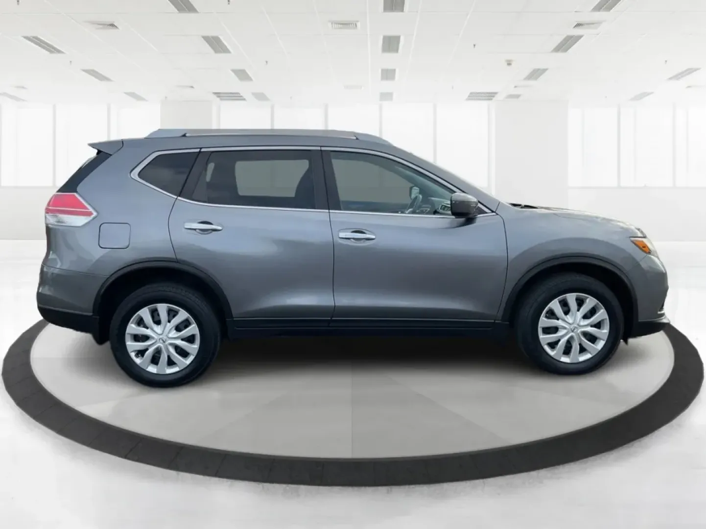 2016 Nissan Rogue S (KNMAT2MV7GP) with an 2.5L I-4 DOHC engine, located at 8750 N County Rd 25A, Piqua, OH, 45356, (937) 908-9800, 40.164391, -84.232513 - **Explore New Horizons with the 2016 Nissan Rogue: Your Ideal Adventure Companion!**<br /> <br /> Are you ready to elevate your driving experience and embark on new adventures? Look no further than this stunning 2016 Nissan Rogue, perfect for family outings, weekend getaways, or those long commutes - Photo#1