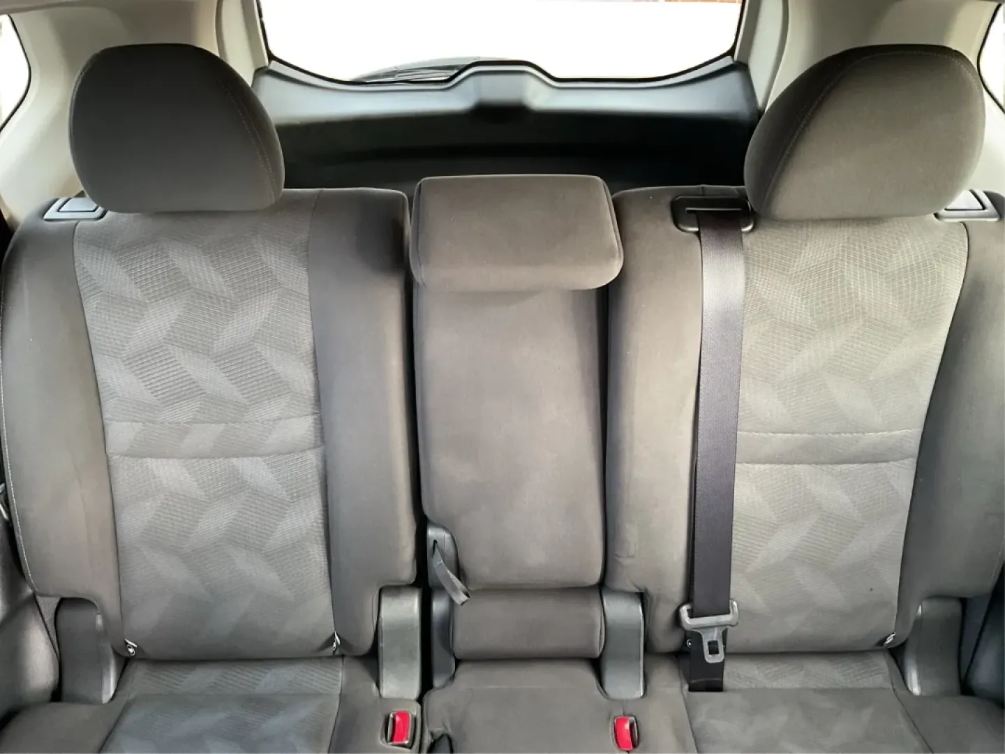 2016 Nissan Rogue S (KNMAT2MV7GP) with an 2.5L I-4 DOHC engine, located at 8750 N County Rd 25A, Piqua, OH, 45356, (937) 908-9800, 40.164391, -84.232513 - **Explore New Horizons with the 2016 Nissan Rogue: Your Ideal Adventure Companion!**<br /> <br /> Are you ready to elevate your driving experience and embark on new adventures? Look no further than this stunning 2016 Nissan Rogue, perfect for family outings, weekend getaways, or those long commutes - Photo#14