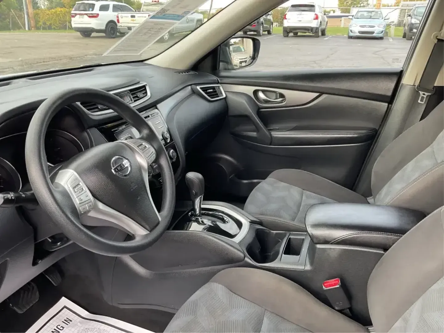 2016 Nissan Rogue S (KNMAT2MV7GP) with an 2.5L I-4 DOHC engine, CVT transmission, located at 880 E. National Road, Vandalia, OH, 45377, (937) 908-9800, 39.891918, -84.183594 - **Explore New Horizons with the 2016 Nissan Rogue: Your Ideal Adventure Companion!**<br /> <br /> Are you ready to elevate your driving experience and embark on new adventures? Look no further than this stunning 2016 Nissan Rogue, perfect for family outings, weekend getaways, or those long commutes - Photo#9